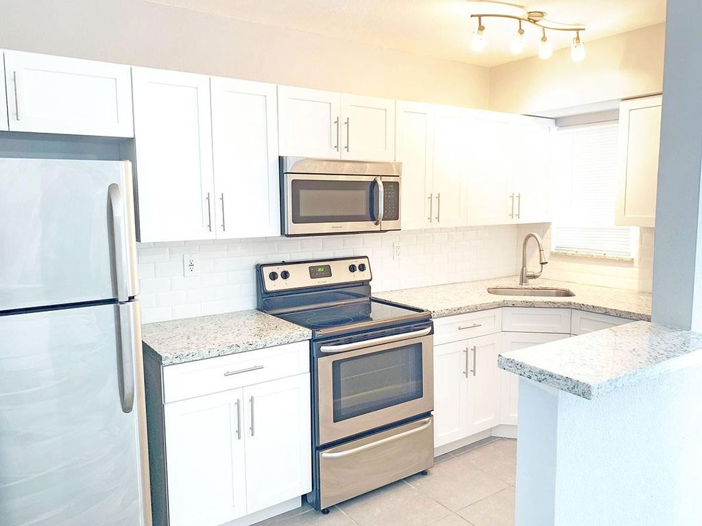 Photo of 641 NE 8th Ave #3, Fort Lauderdale, FL 33304 (MLS # F10397055)