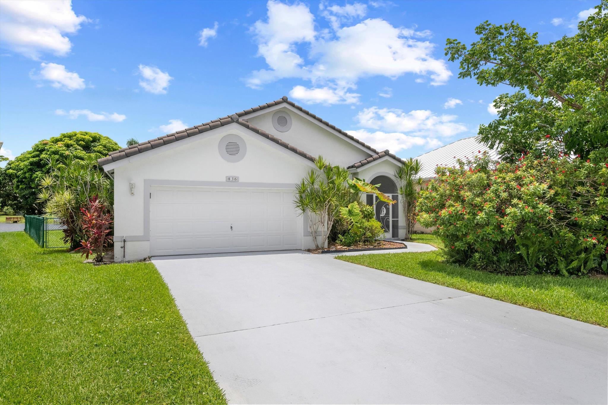 836 Lake Wellington Drive