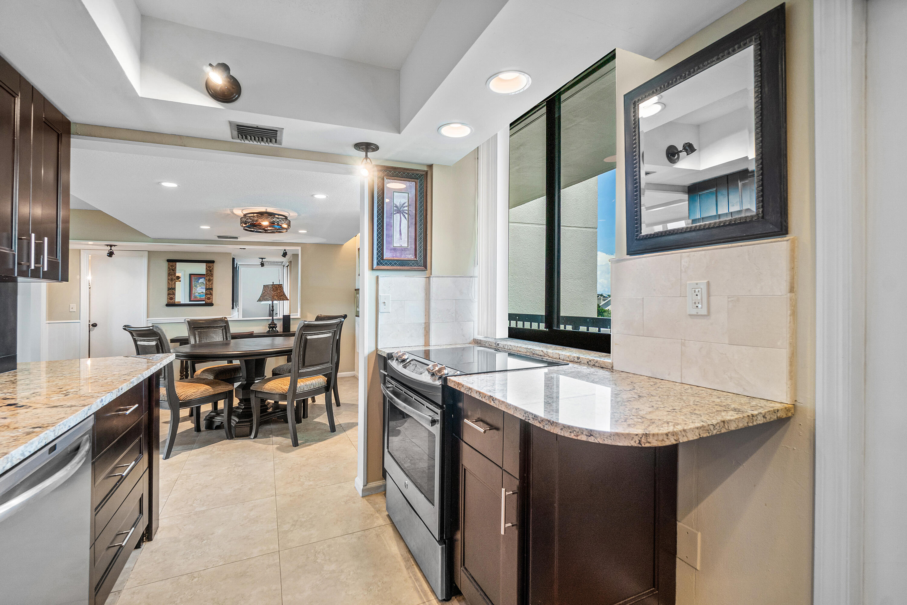 JUPITER OCEAN AND RACQUET CLUB ONE CONDO AND MIDRI - Residential