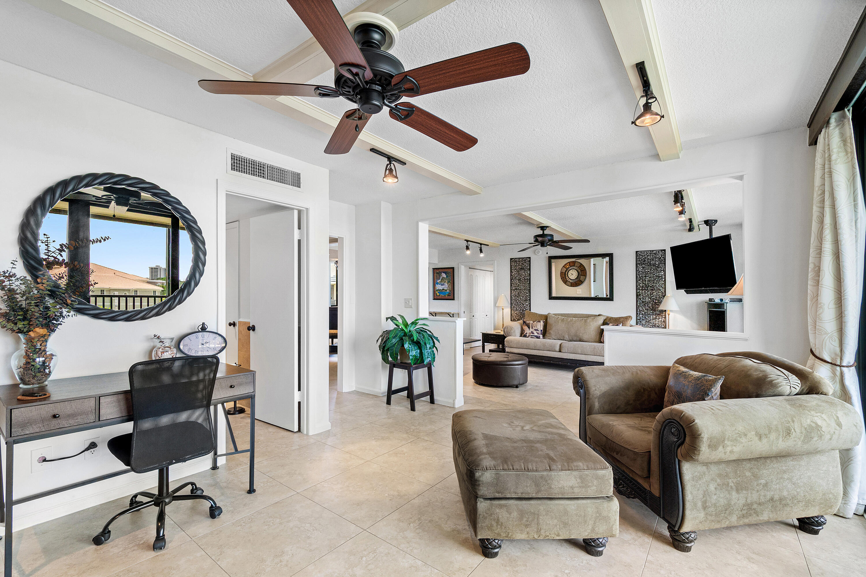 JUPITER OCEAN AND RACQUET CLUB ONE CONDO AND MIDRI - Residential