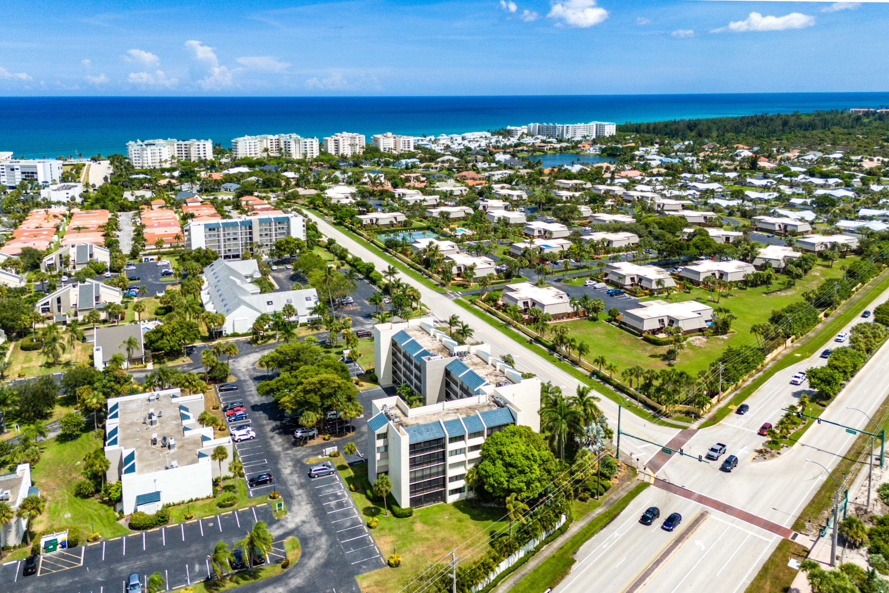 JUPITER OCEAN AND RACQUET CLUB ONE CONDO AND MIDRI - Residential