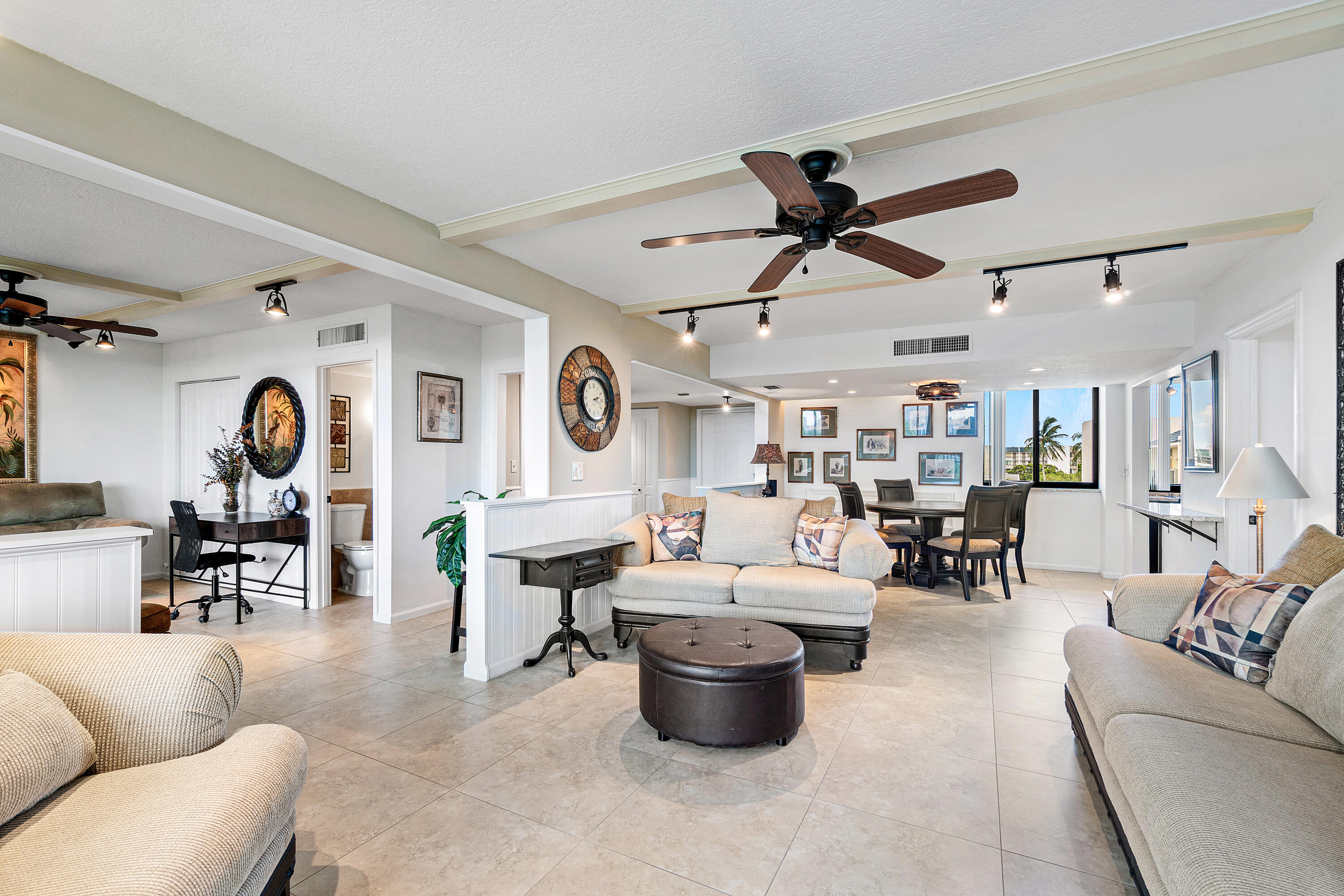 JUPITER OCEAN AND RACQUET CLUB ONE CONDO AND MIDRI - Residential