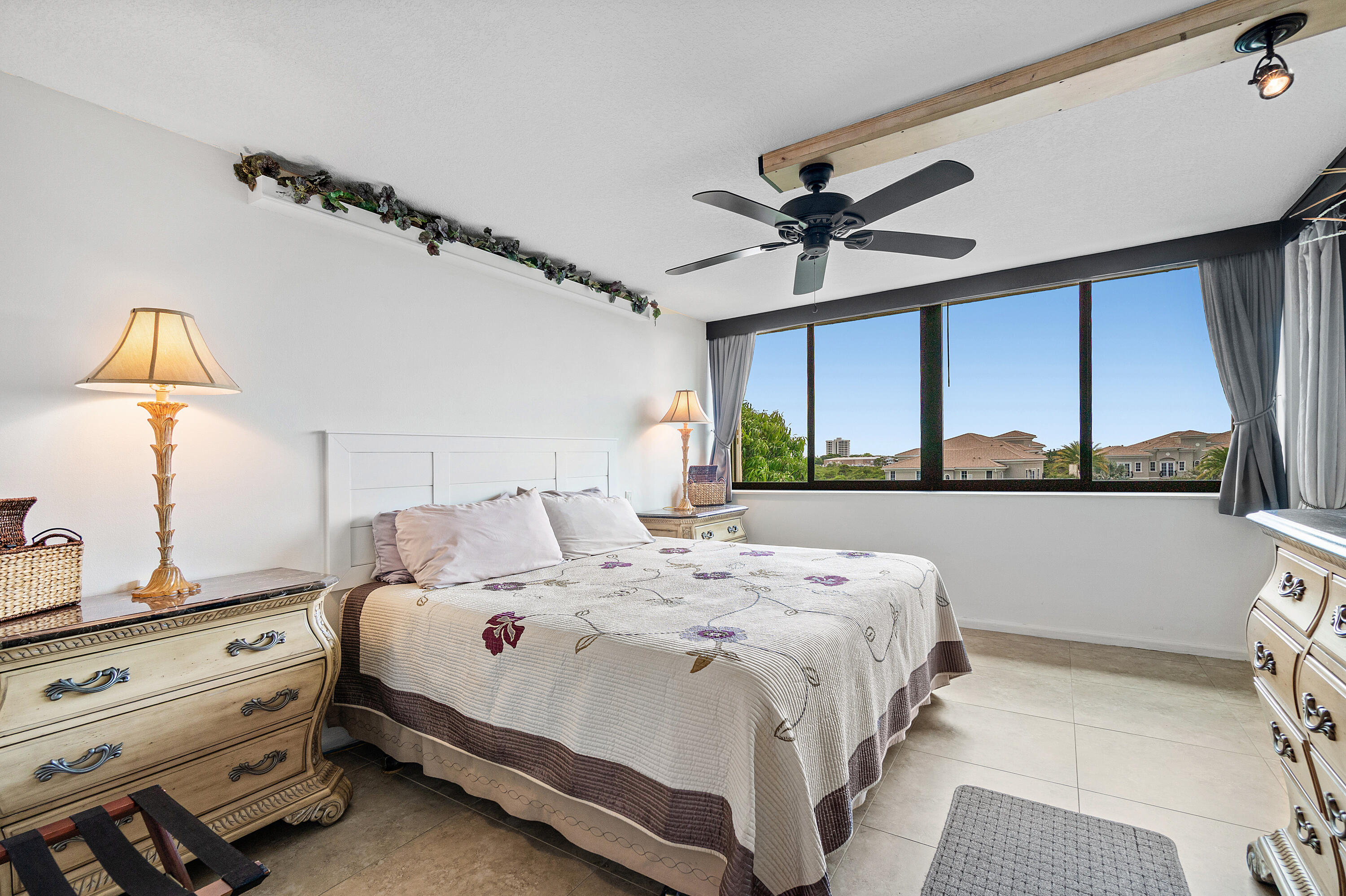 JUPITER OCEAN AND RACQUET CLUB ONE CONDO AND MIDRI - Residential