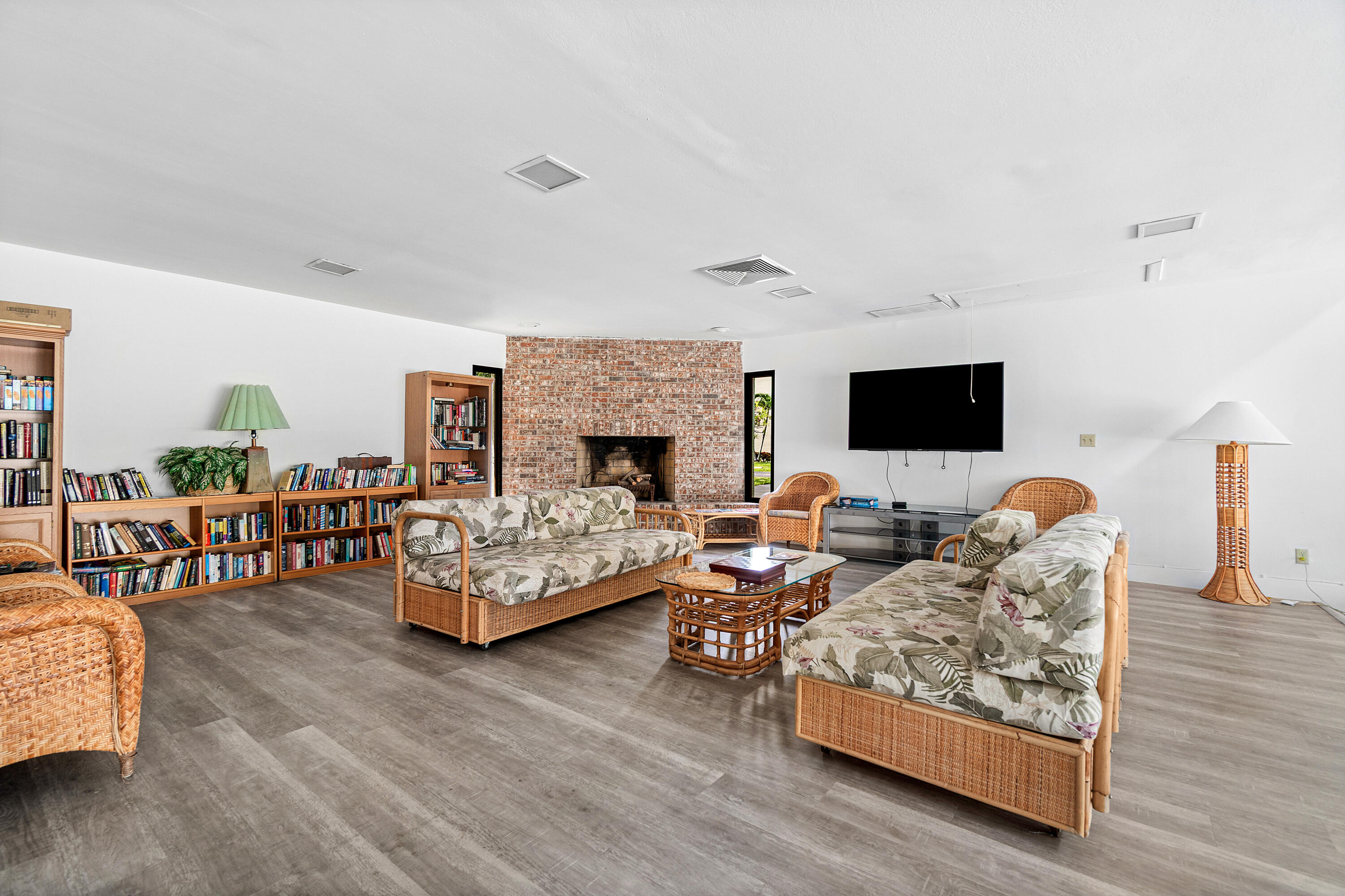 JUPITER OCEAN AND RACQUET CLUB ONE CONDO AND MIDRI - Residential