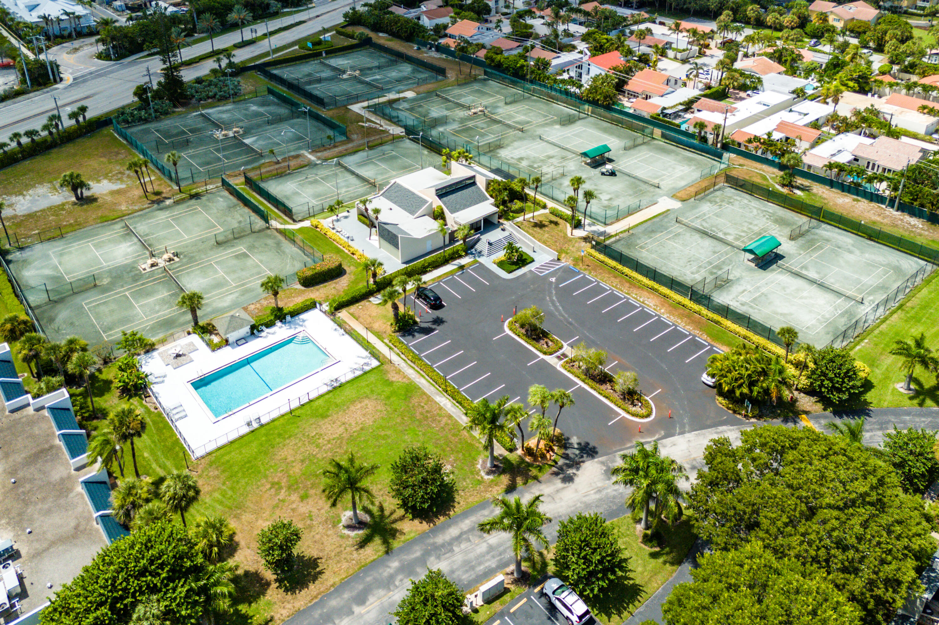 JUPITER OCEAN AND RACQUET CLUB ONE CONDO AND MIDRI - Residential