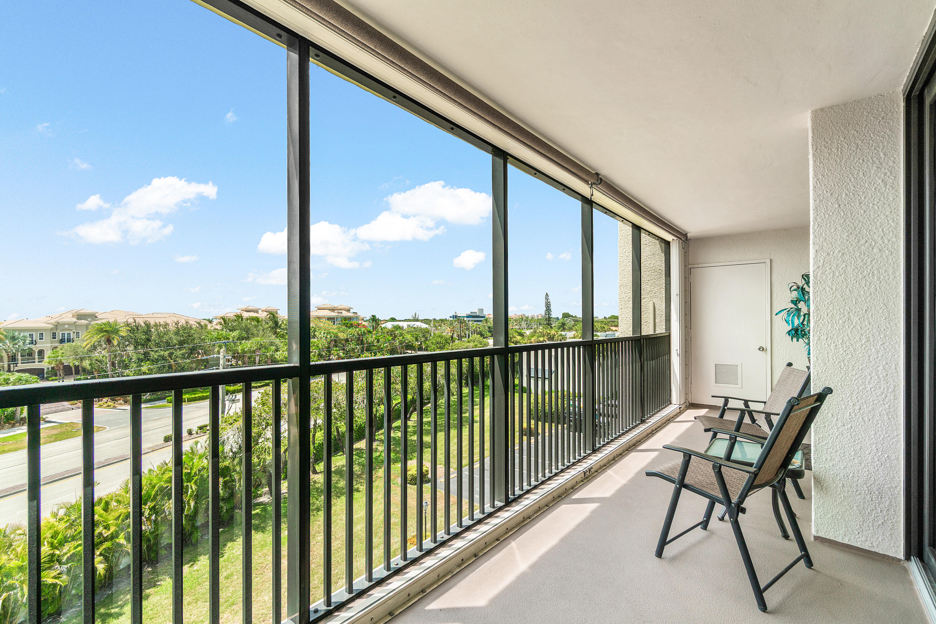 JUPITER OCEAN AND RACQUET CLUB ONE CONDO AND MIDRI - Residential