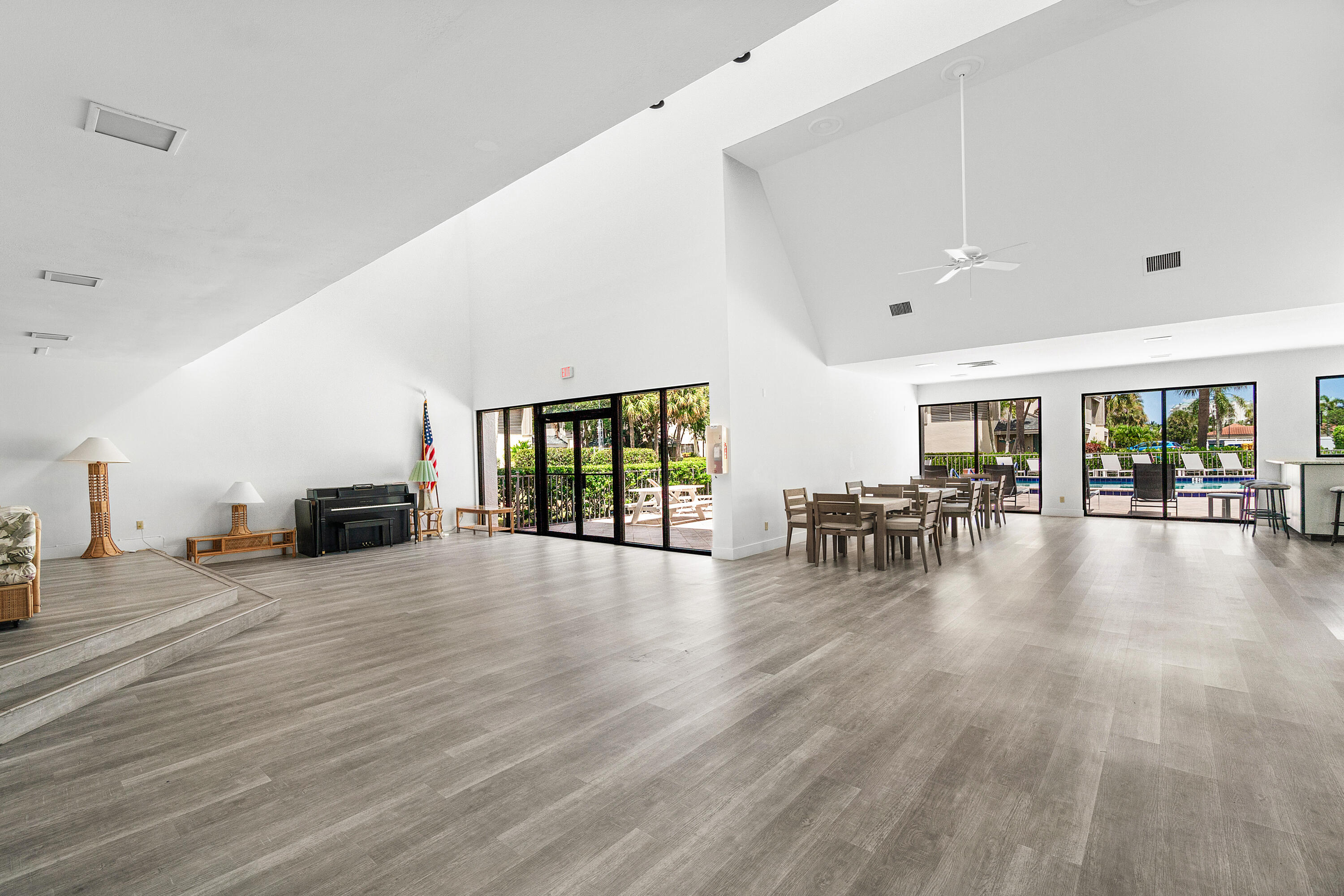 JUPITER OCEAN AND RACQUET CLUB ONE CONDO AND MIDRI - Residential