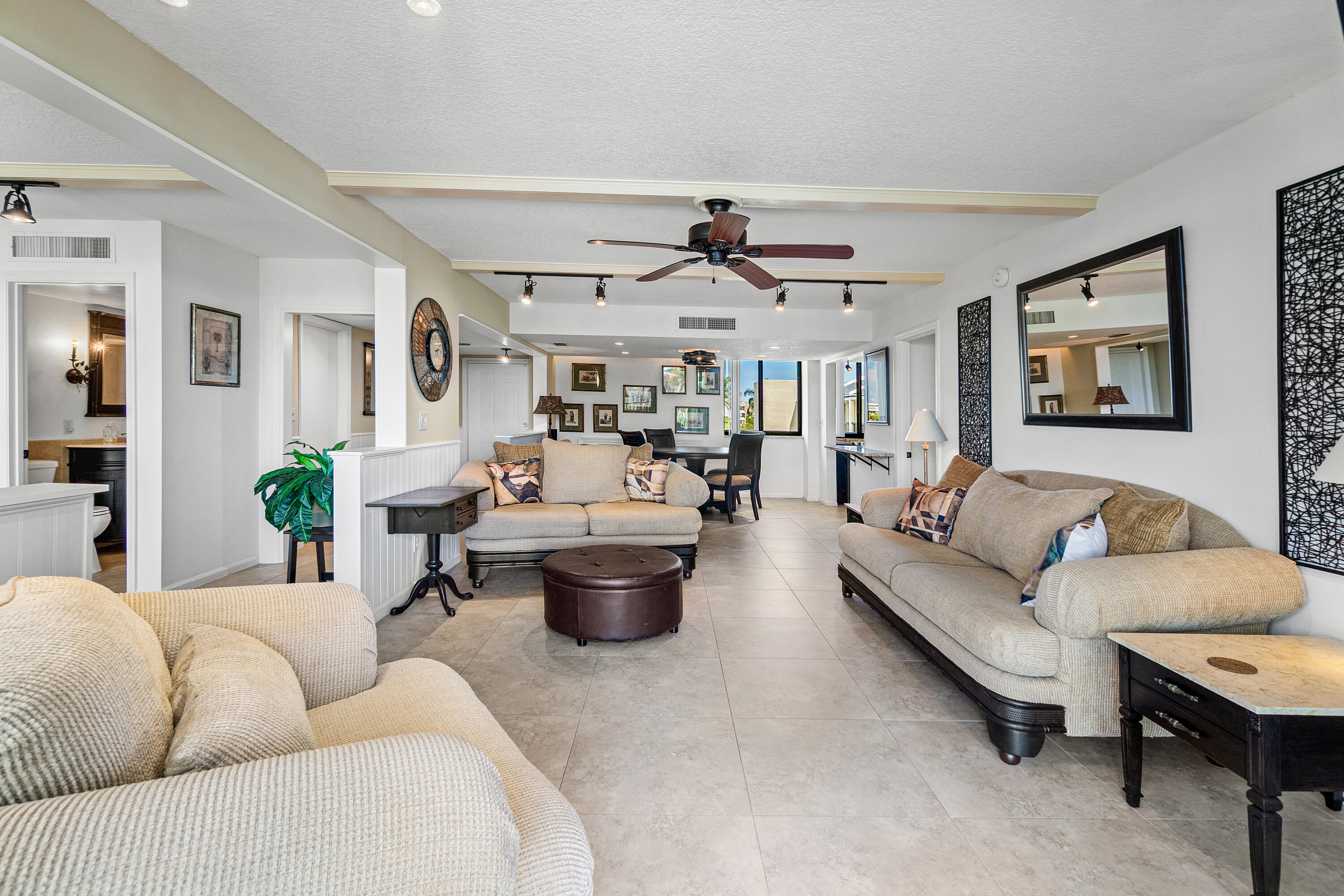 JUPITER OCEAN AND RACQUET CLUB ONE CONDO AND MIDRI - Residential