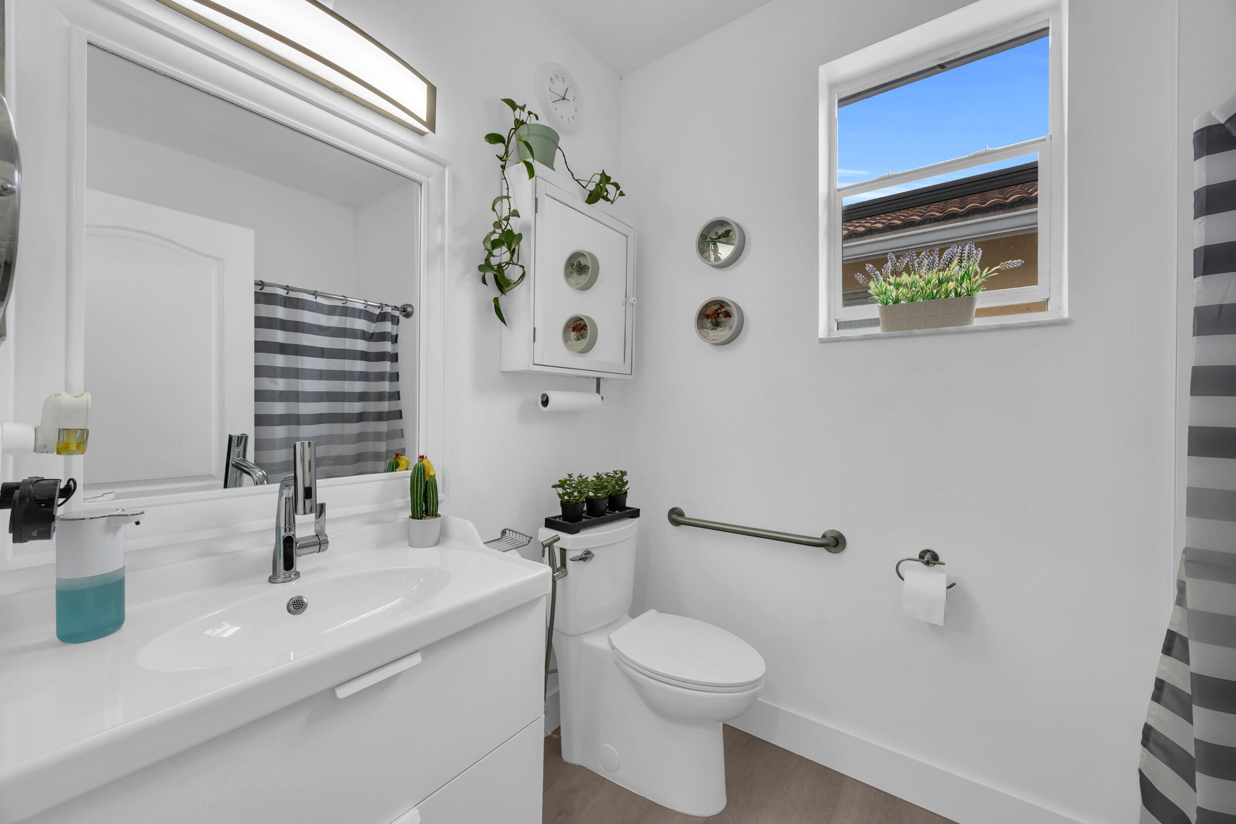 POD 6 AT MONARCH LAKES - Residential