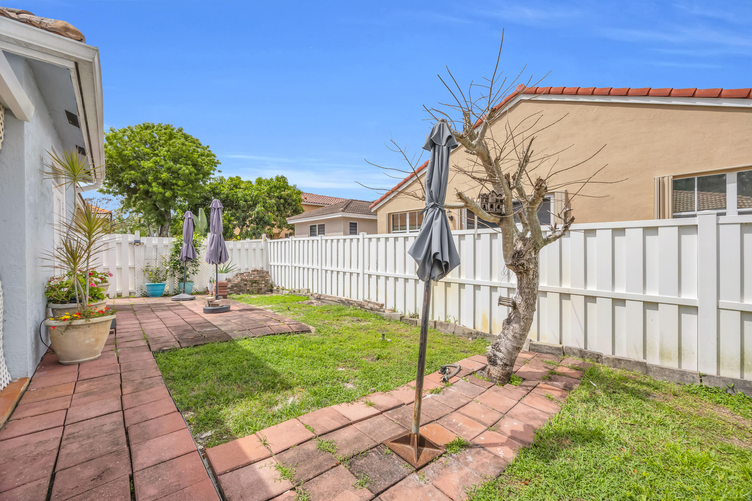 POD 6 AT MONARCH LAKES - Residential