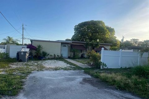 171 Tulip Tree Dr Lake Worth FL 33462