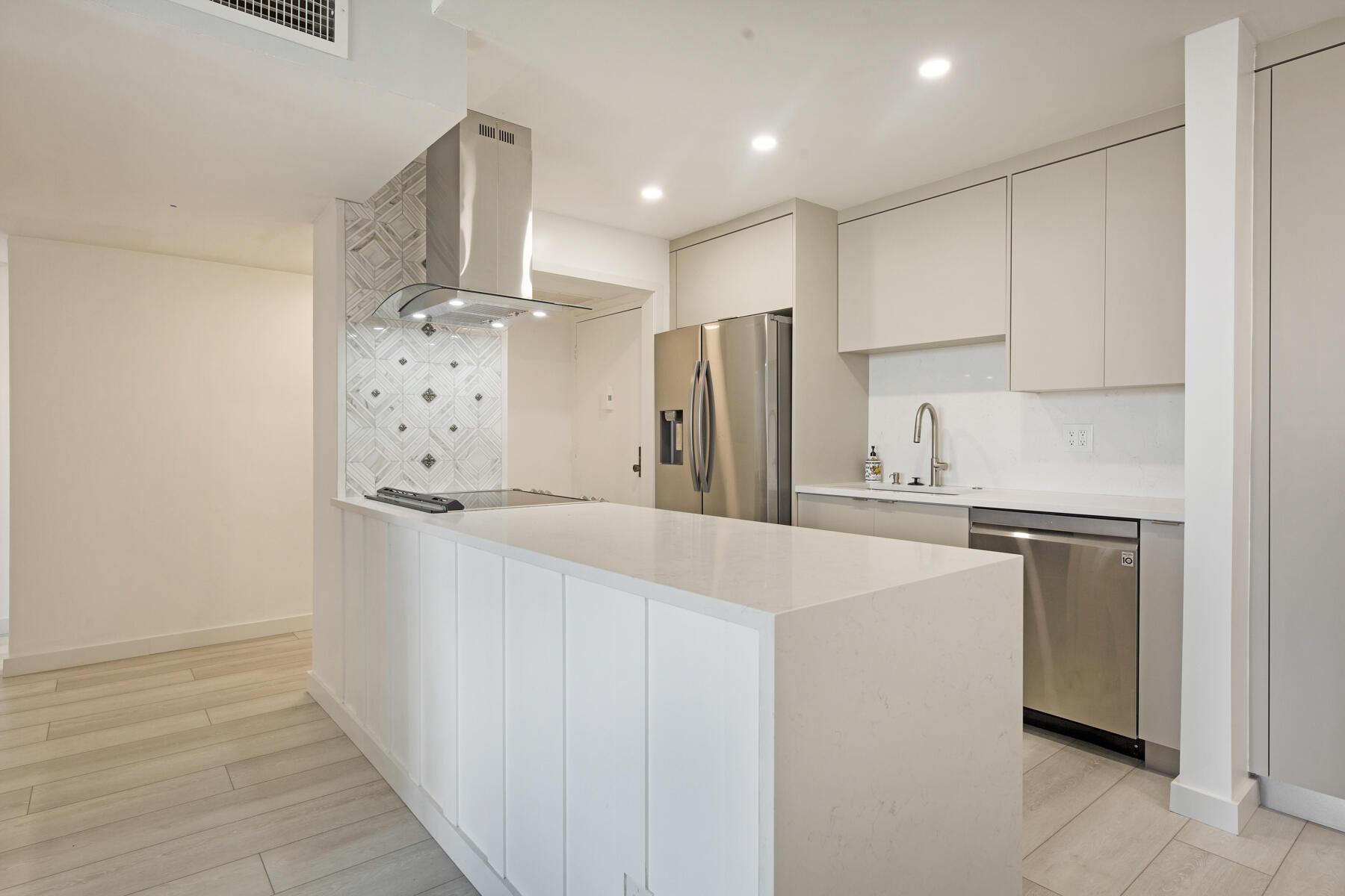 2121 N Ocean Boulevard 1604w