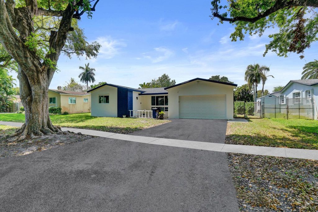 Photo of 5211 SW 91st Terrace, Cooper City, FL 33328 (MLS # B26009814)