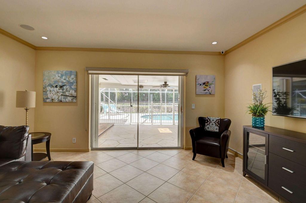Photo of 1086 SW 28th Avenue, Boynton Beach, FL 33426 (MLS # R10963309)