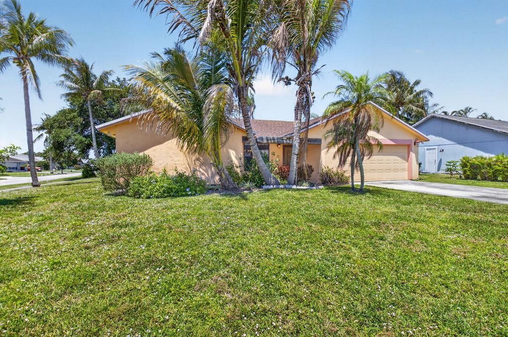 Photo of 9389 Longmeadow Circle, Boynton Beach, FL 33436 (MLS # B26024262)