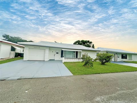 Single Family Residence in Tamarac FL 7107 75th St St.jpg