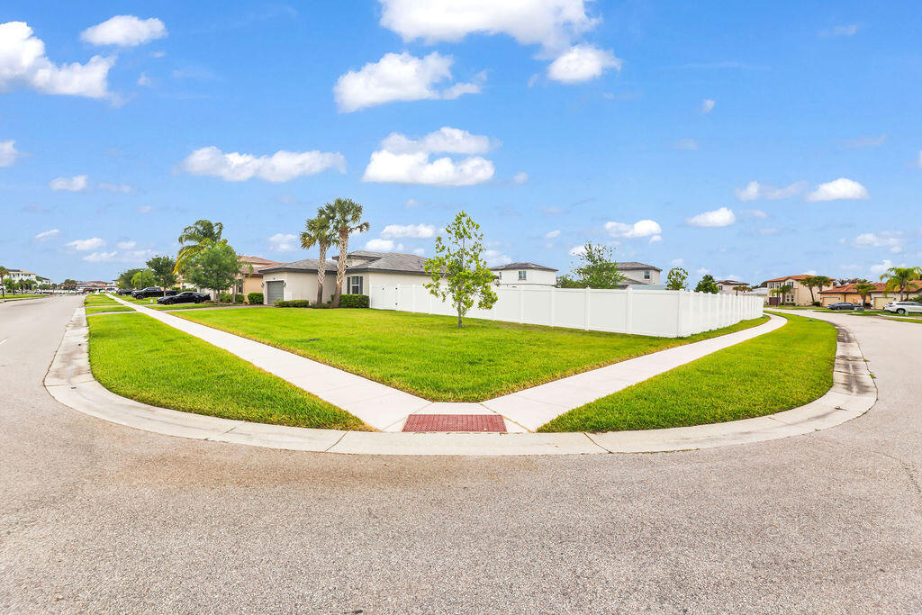 12431 NW Stanis Lane