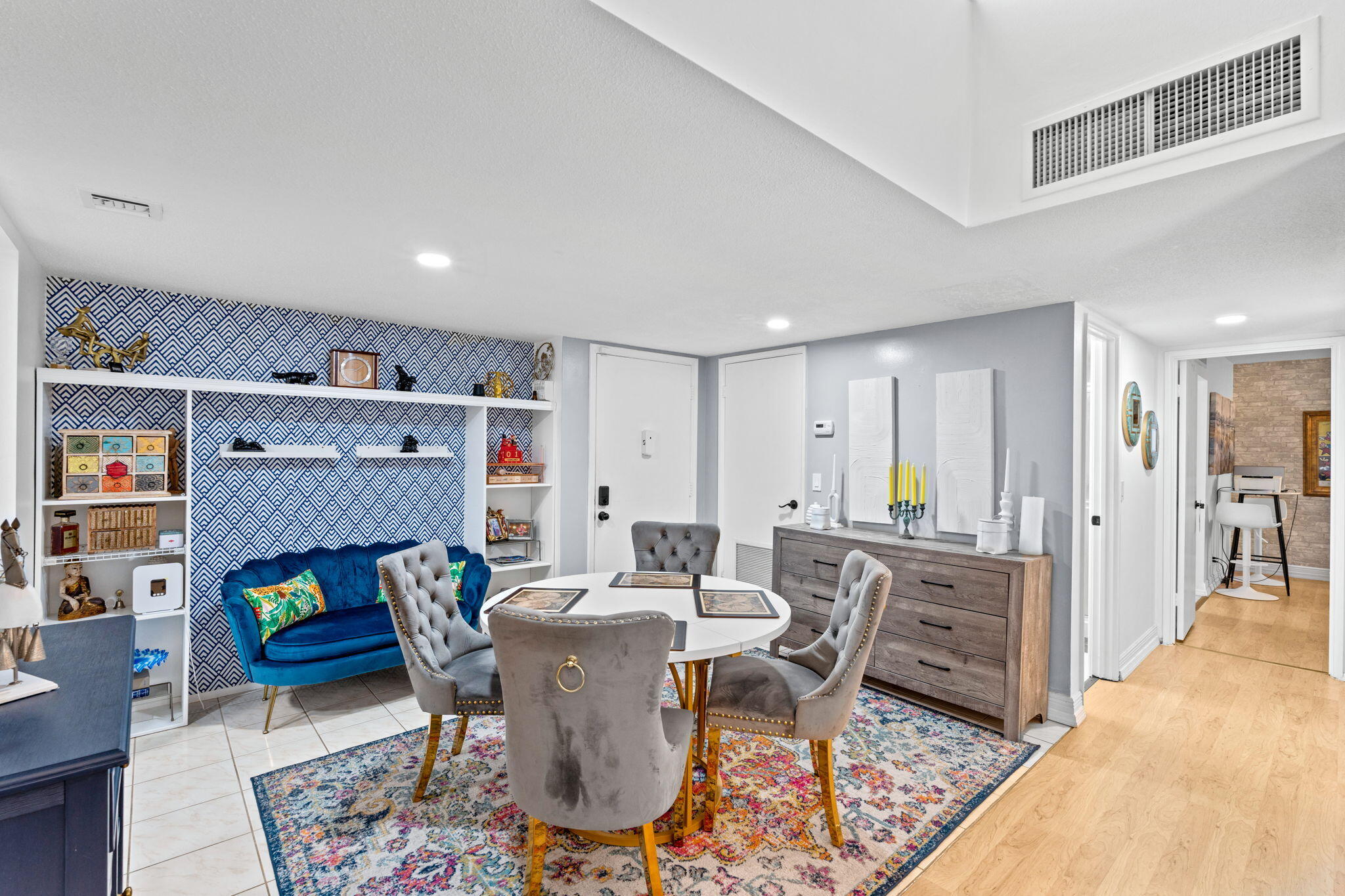 2540 Boundbrook Boulevard 209