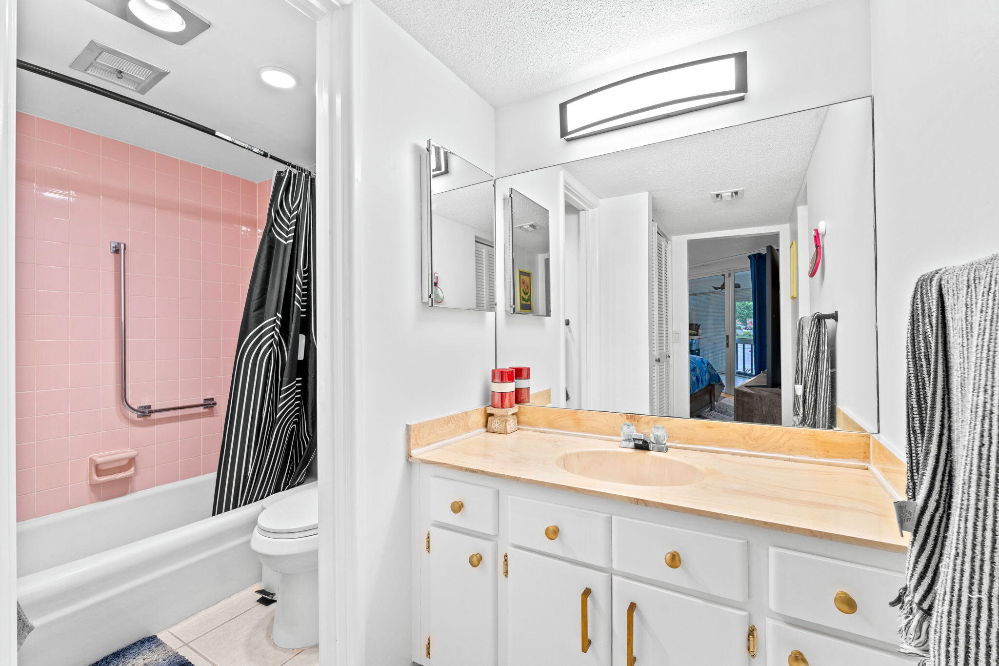 BOUNDBROOK CONDO S - Residential