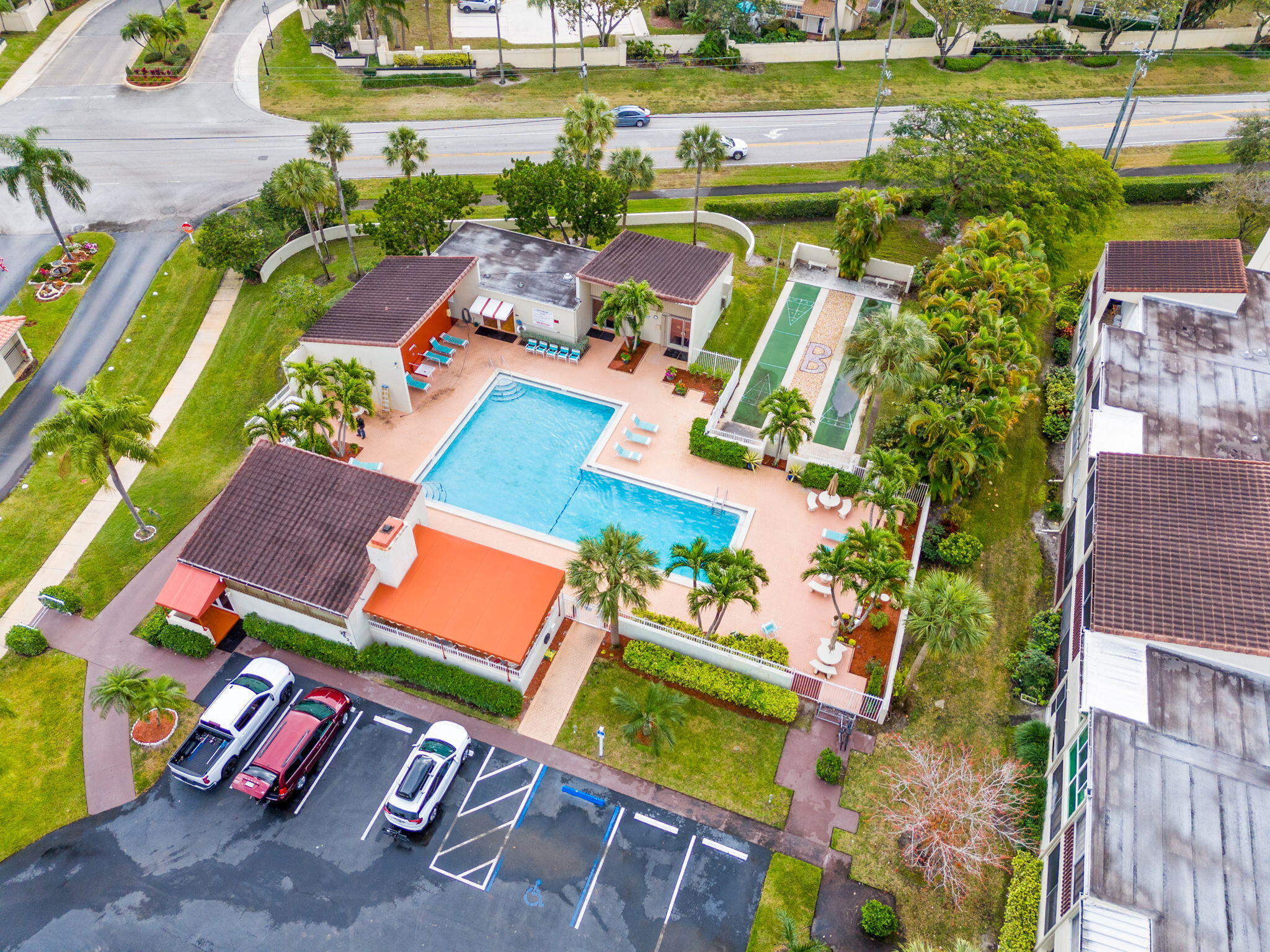 BOUNDBROOK CONDO S - Residential