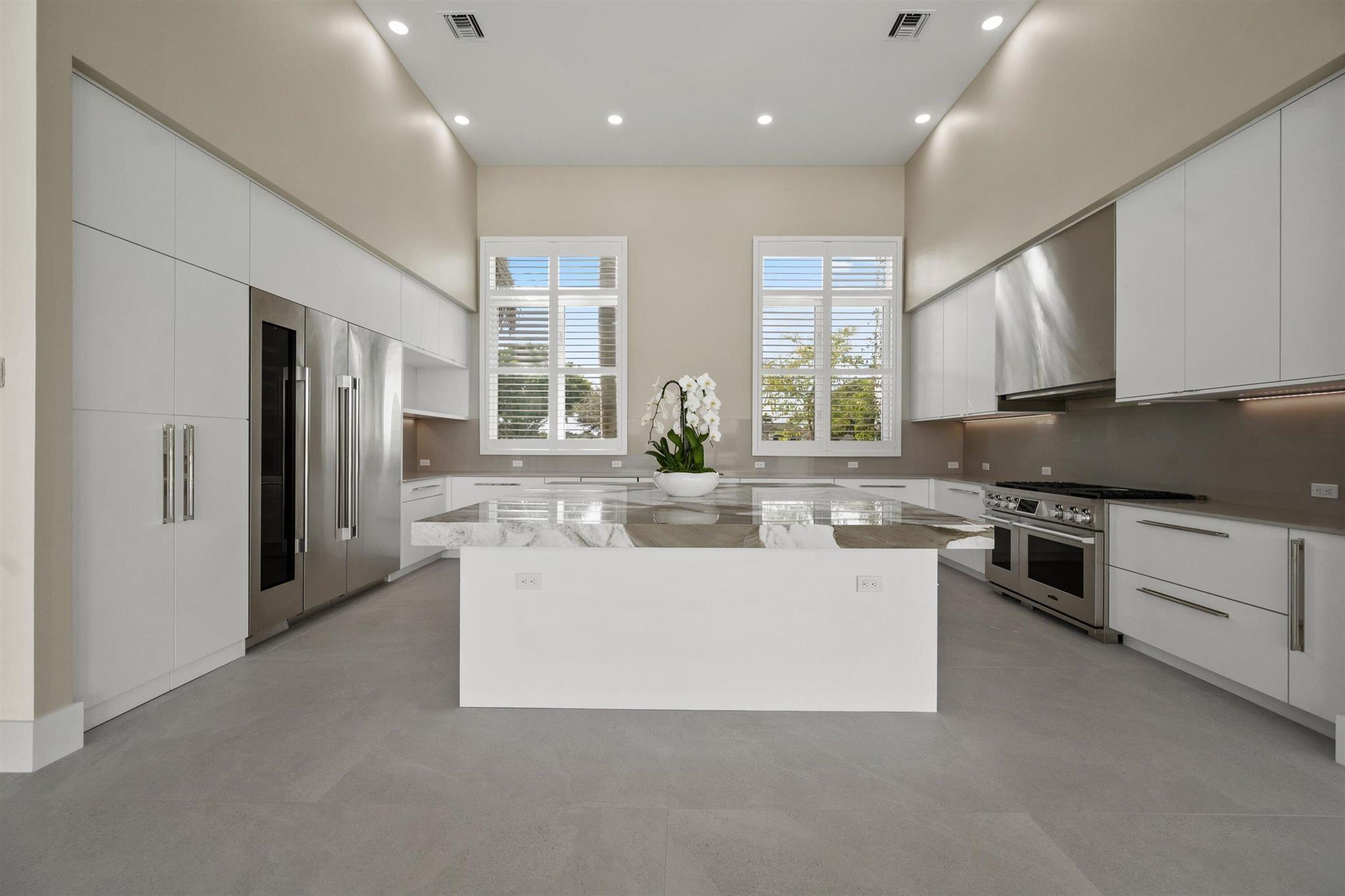 PALM BEACH POINT - Residential