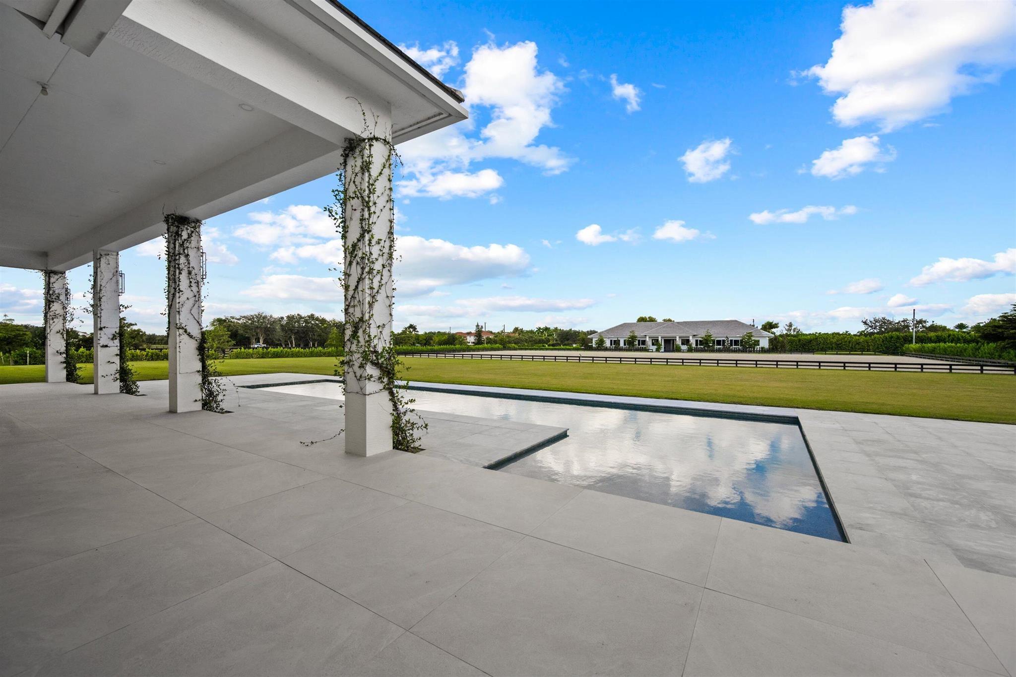 PALM BEACH POINT - Residential