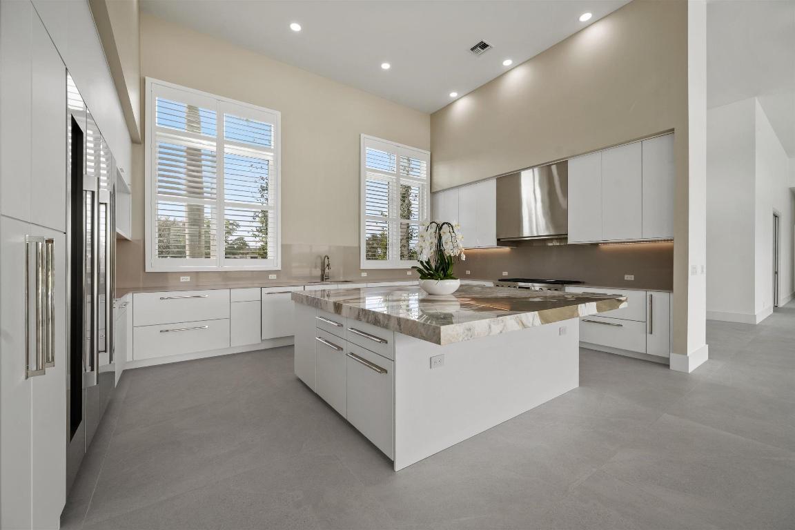 PALM BEACH POINT - Residential