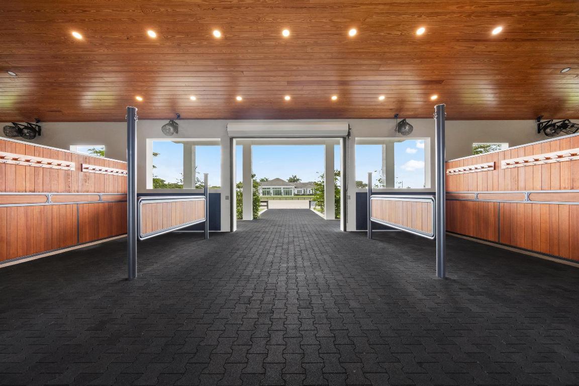 PALM BEACH POINT - Residential