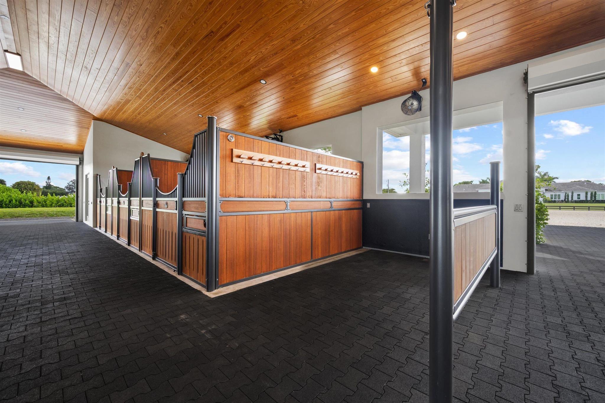 PALM BEACH POINT - Residential