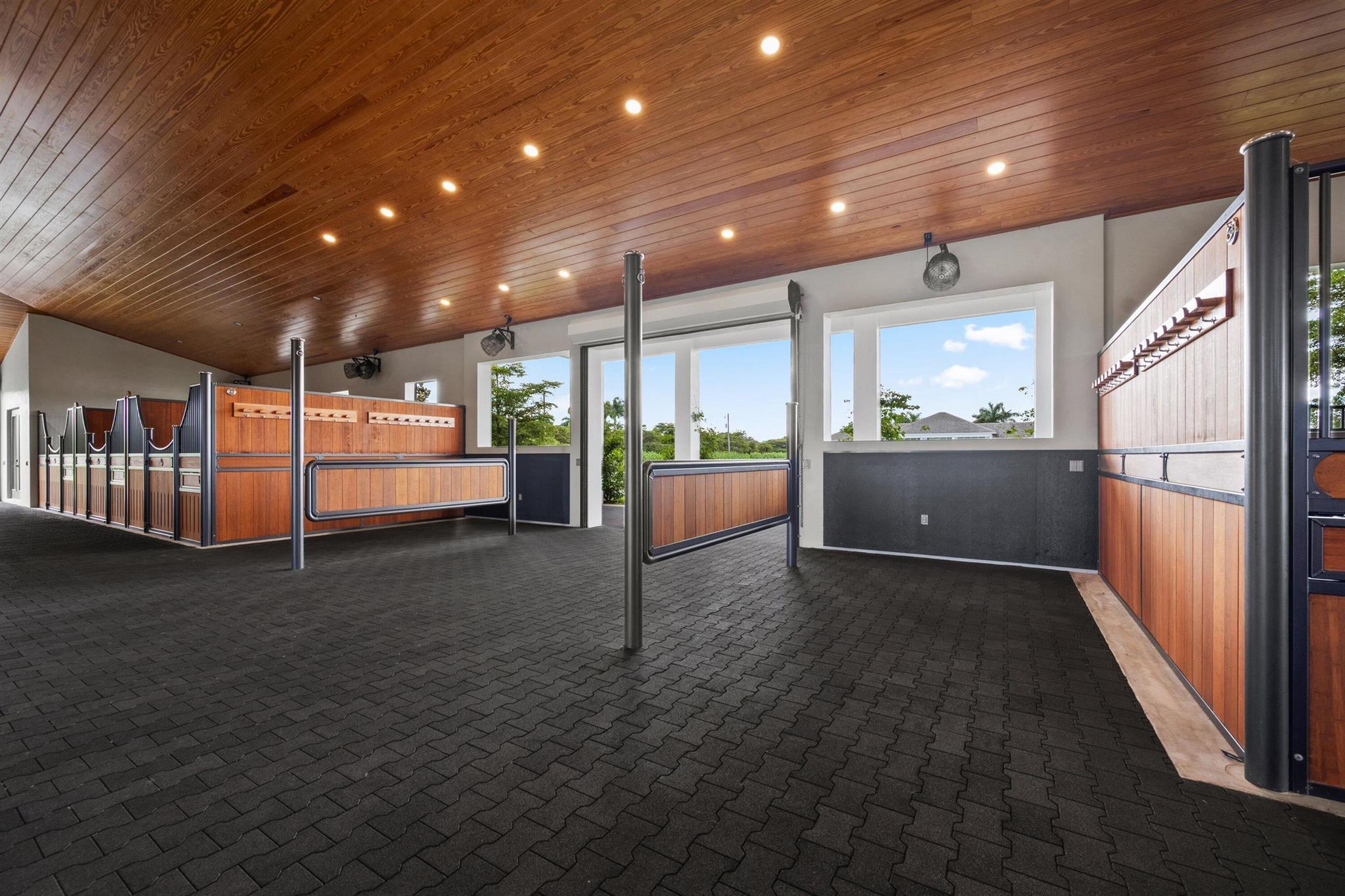 PALM BEACH POINT - Residential