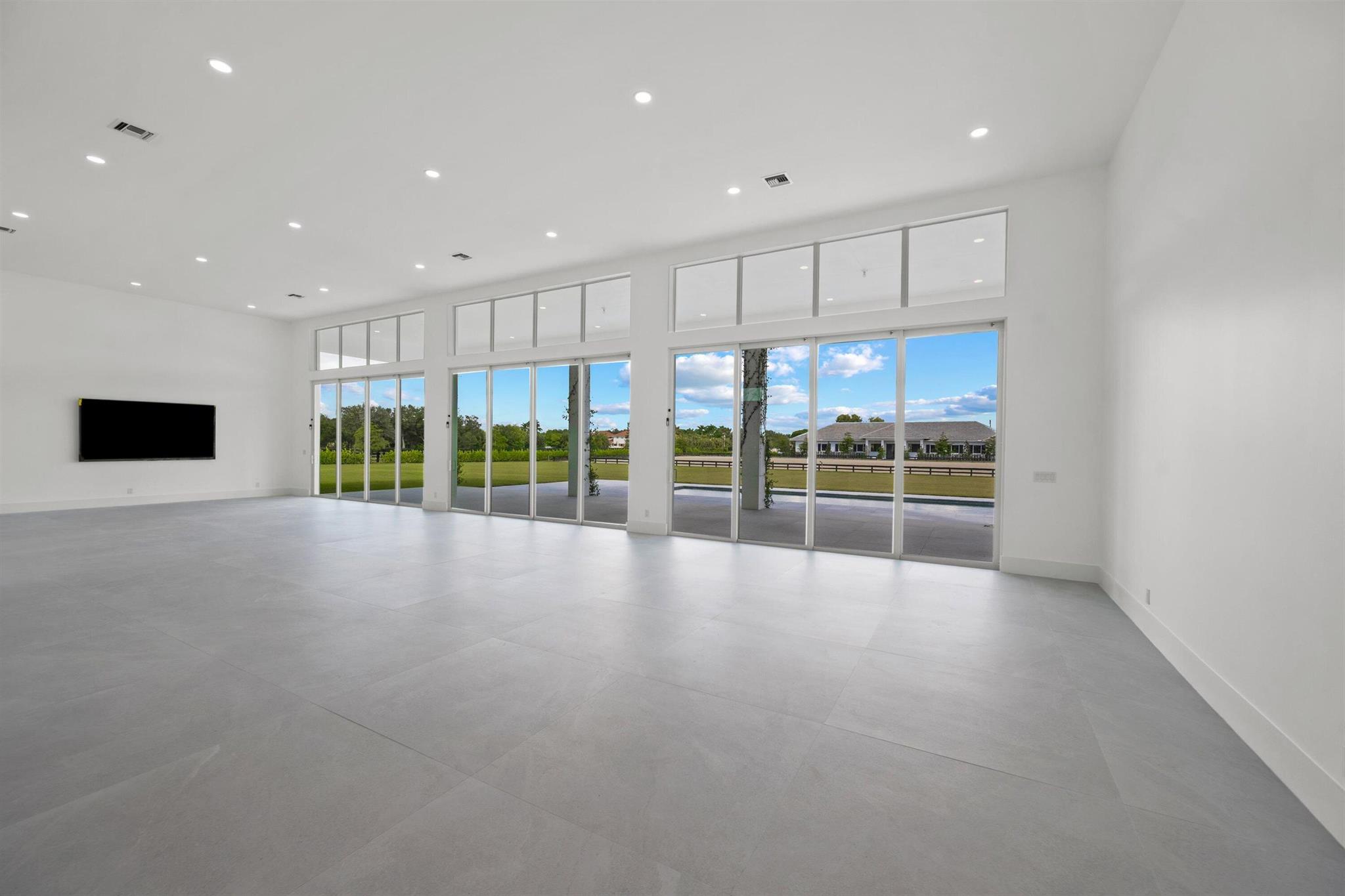 PALM BEACH POINT - Residential