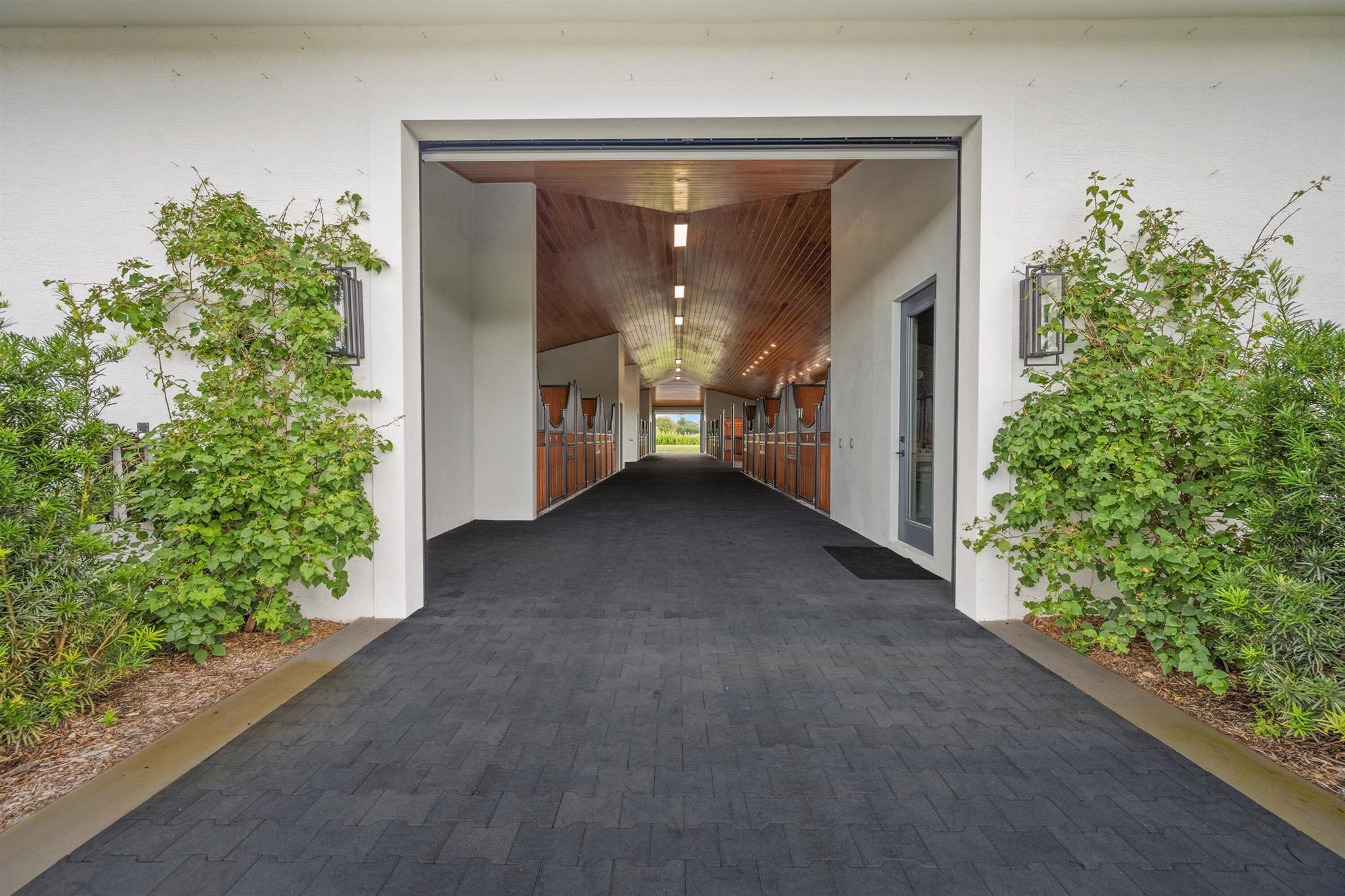 PALM BEACH POINT - Residential