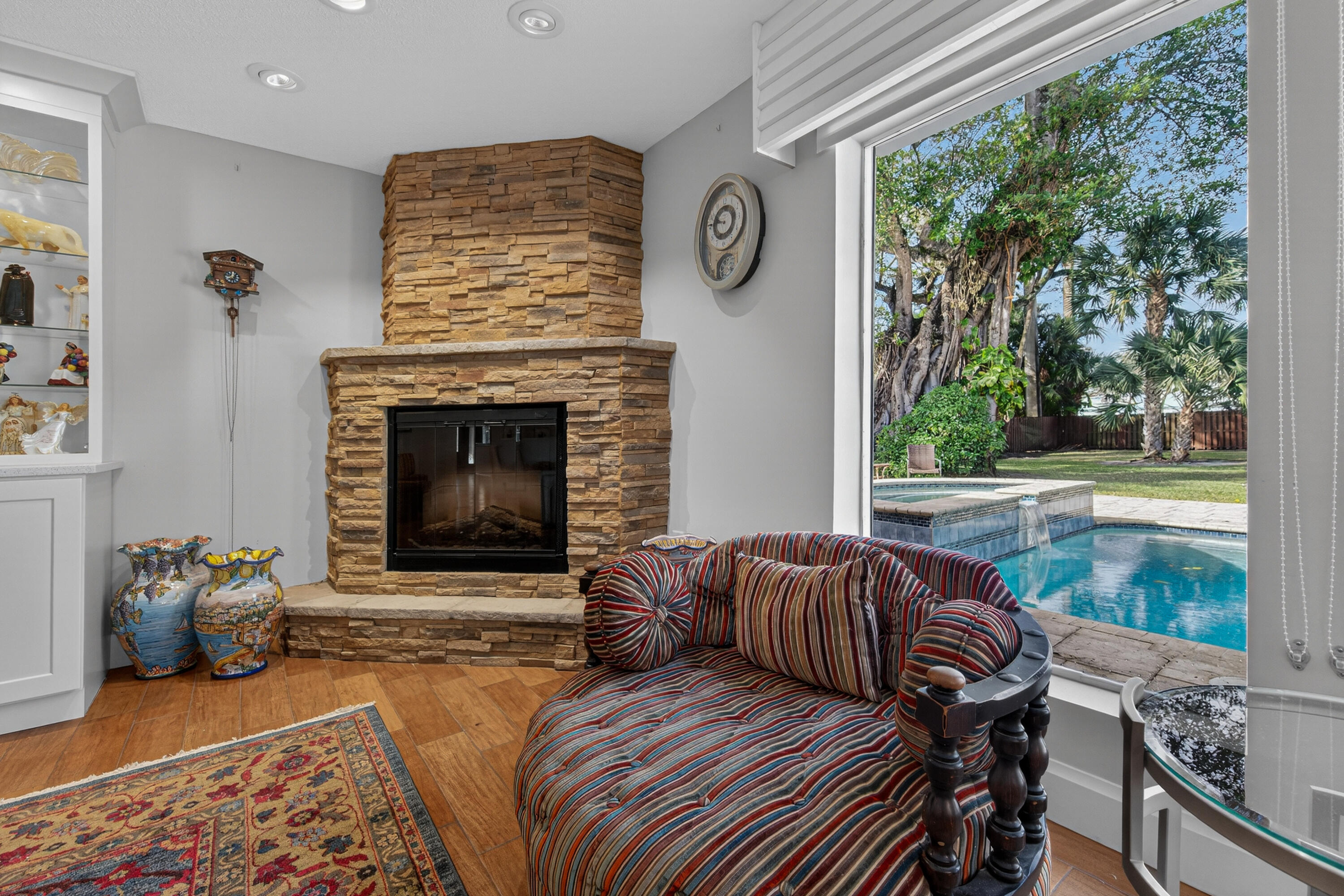 RIVERLAND MANORS - Residential