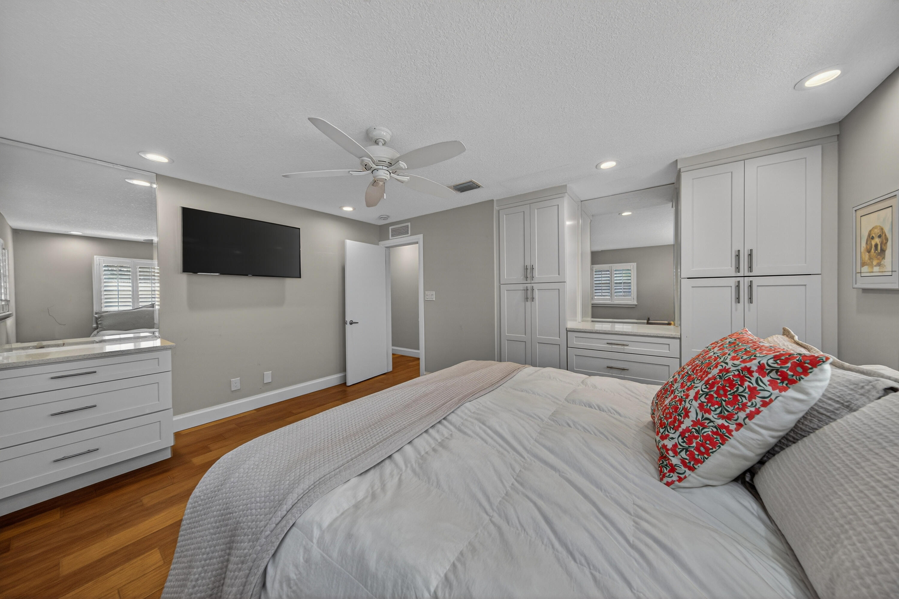 RIVERLAND MANORS - Residential