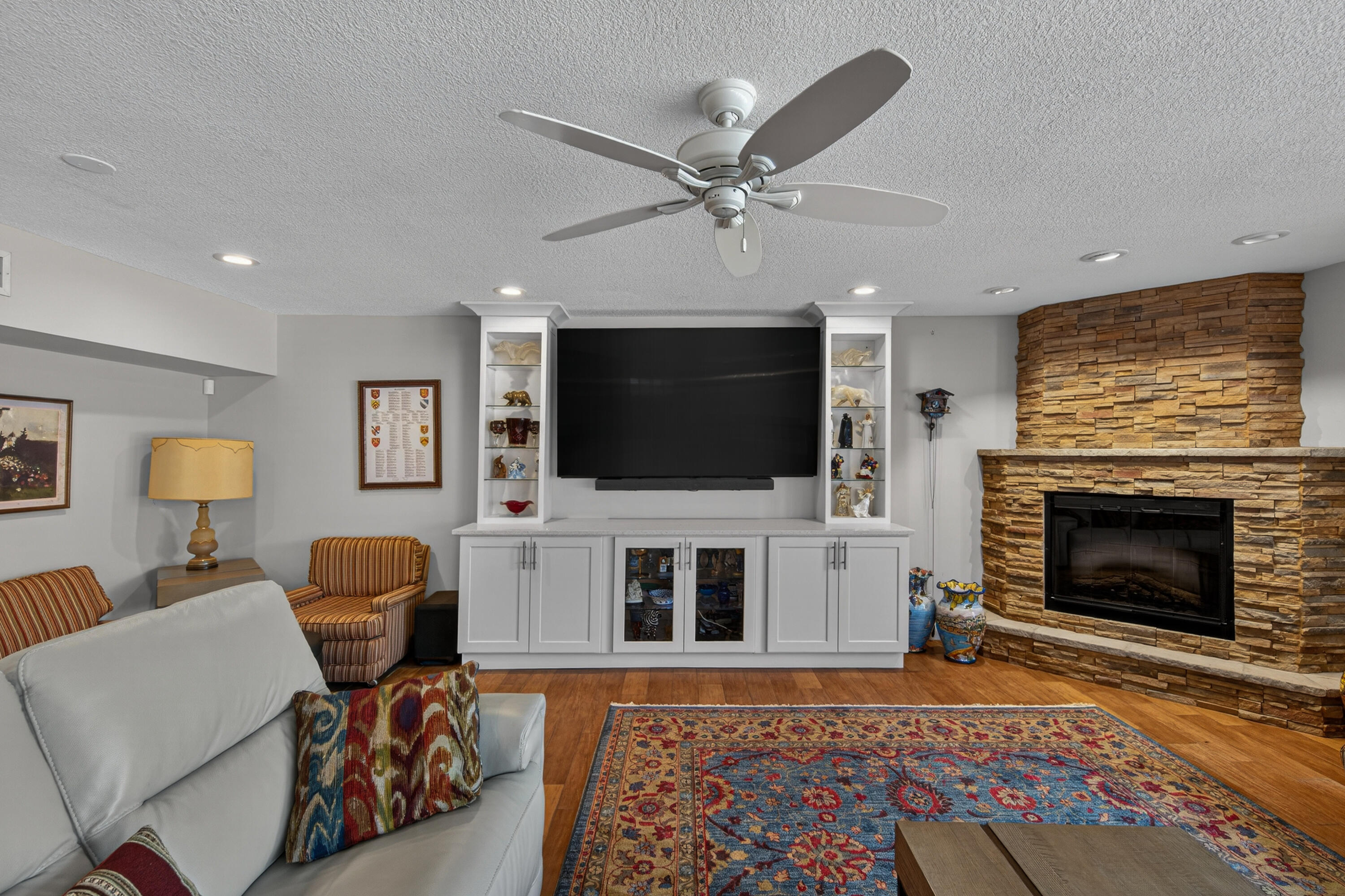 RIVERLAND MANORS - Residential