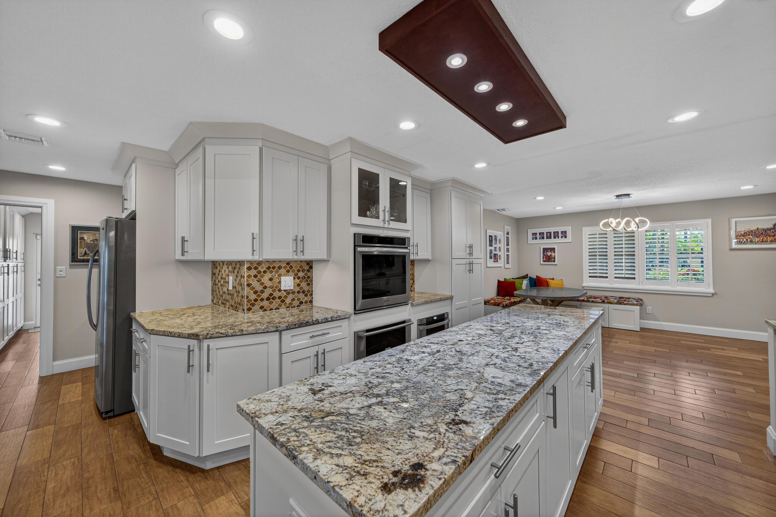 RIVERLAND MANORS - Residential