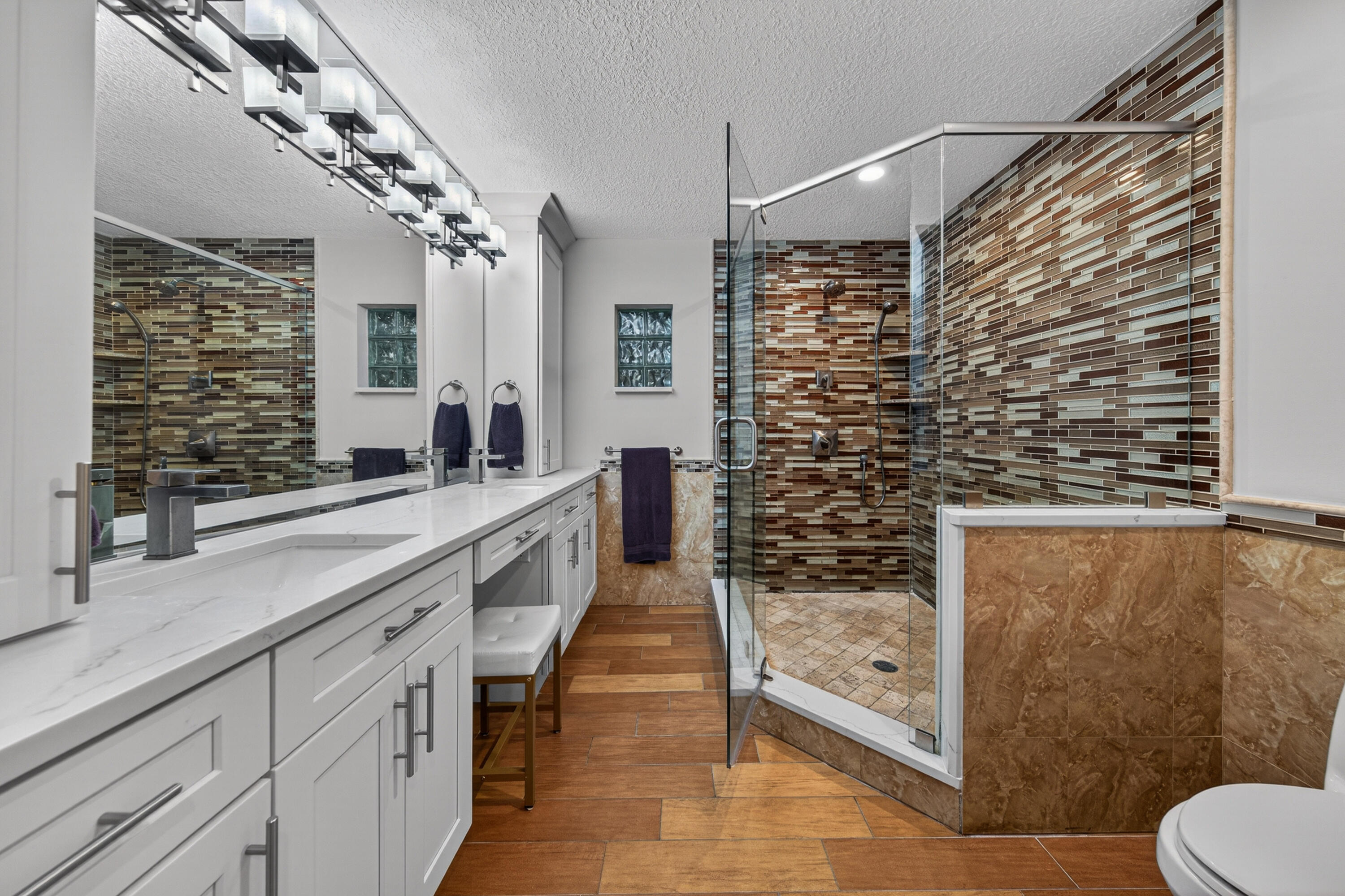 RIVERLAND MANORS - Residential