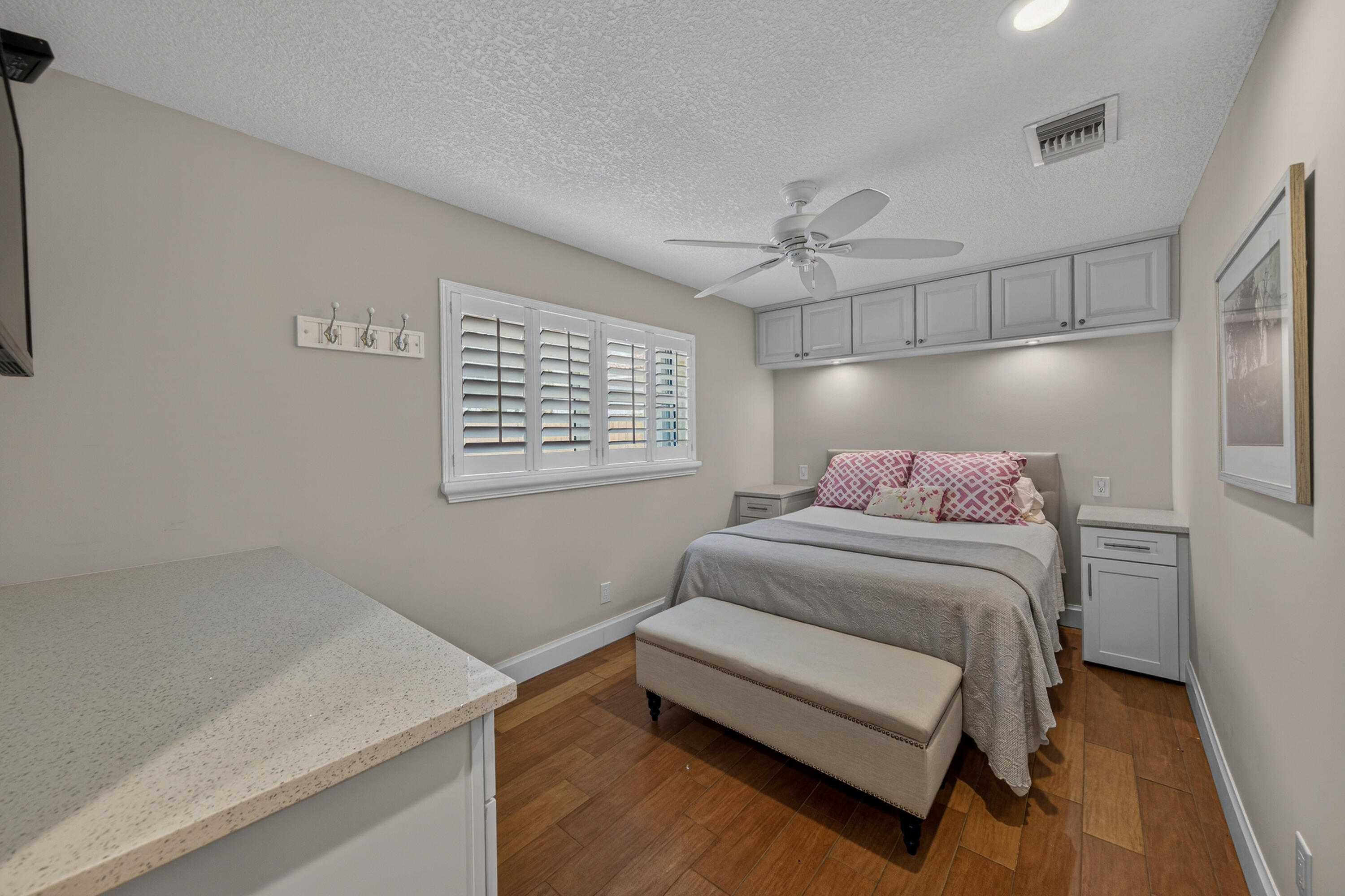 RIVERLAND MANORS - Residential