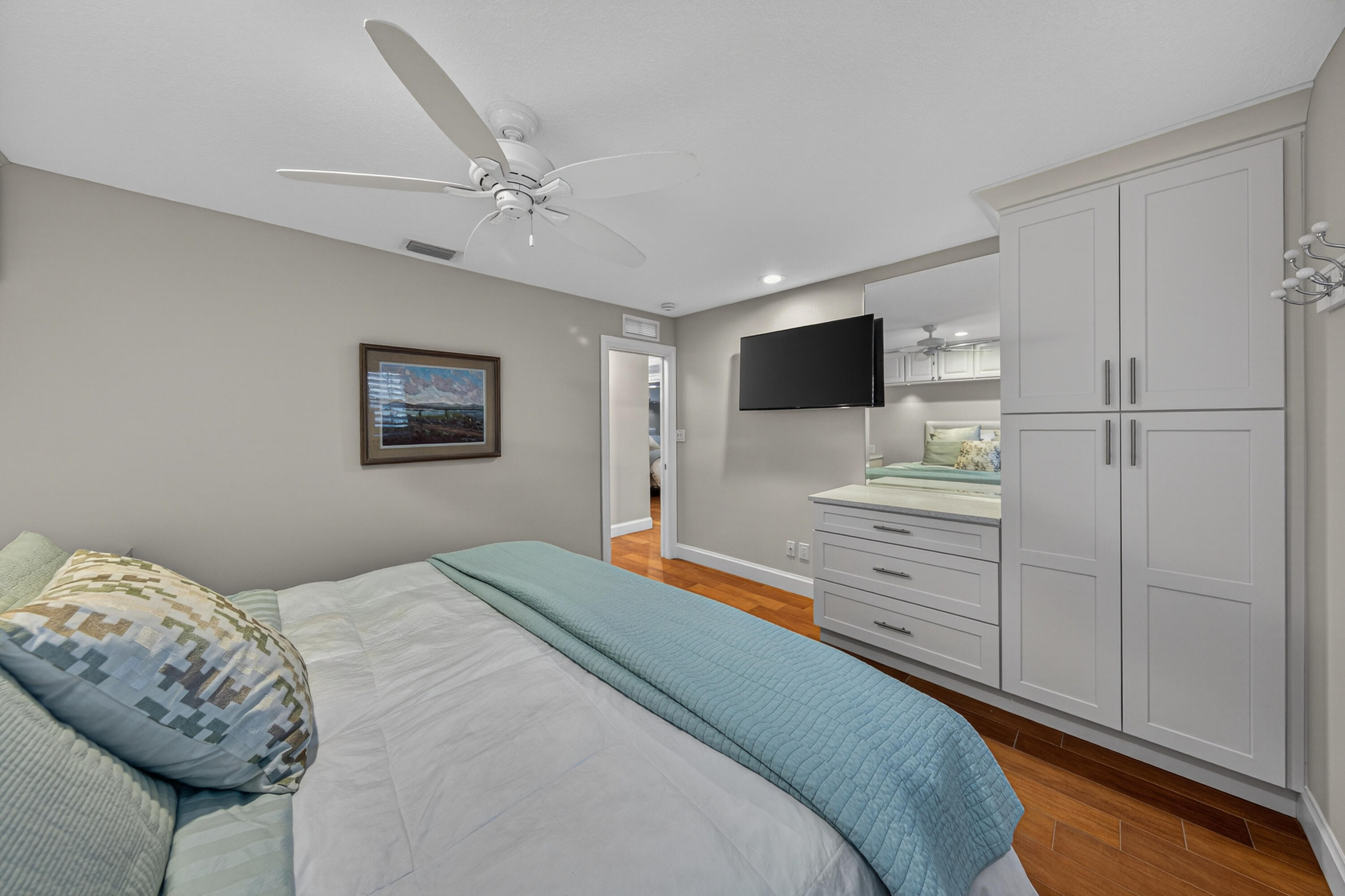 RIVERLAND MANORS - Residential