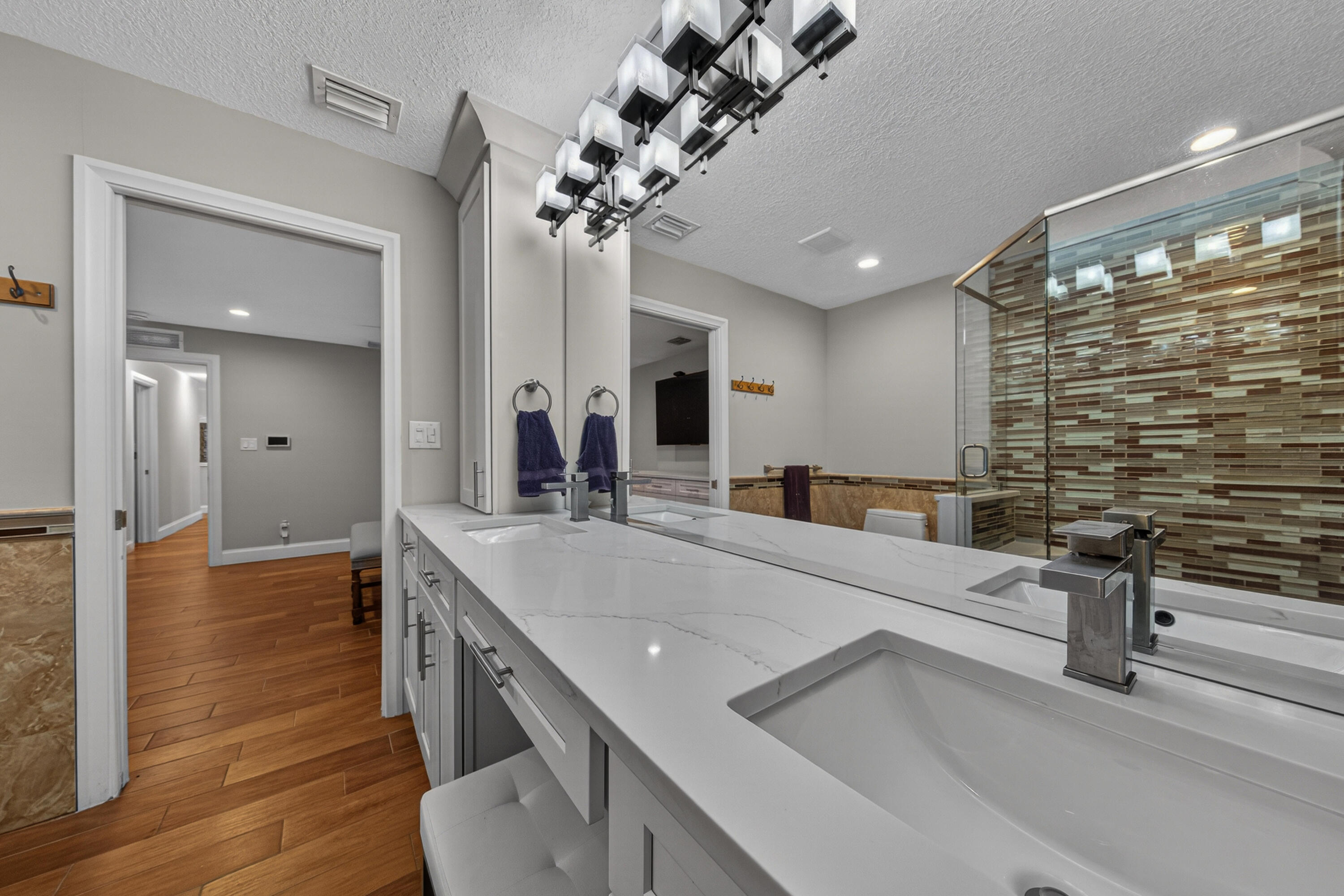 RIVERLAND MANORS - Residential