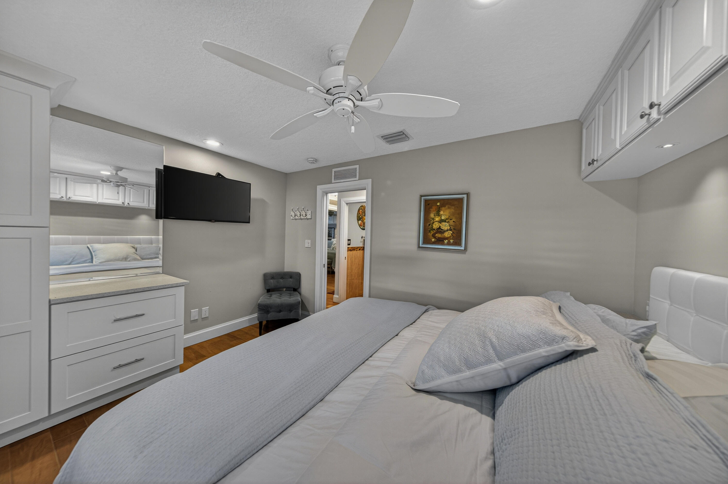 RIVERLAND MANORS - Residential