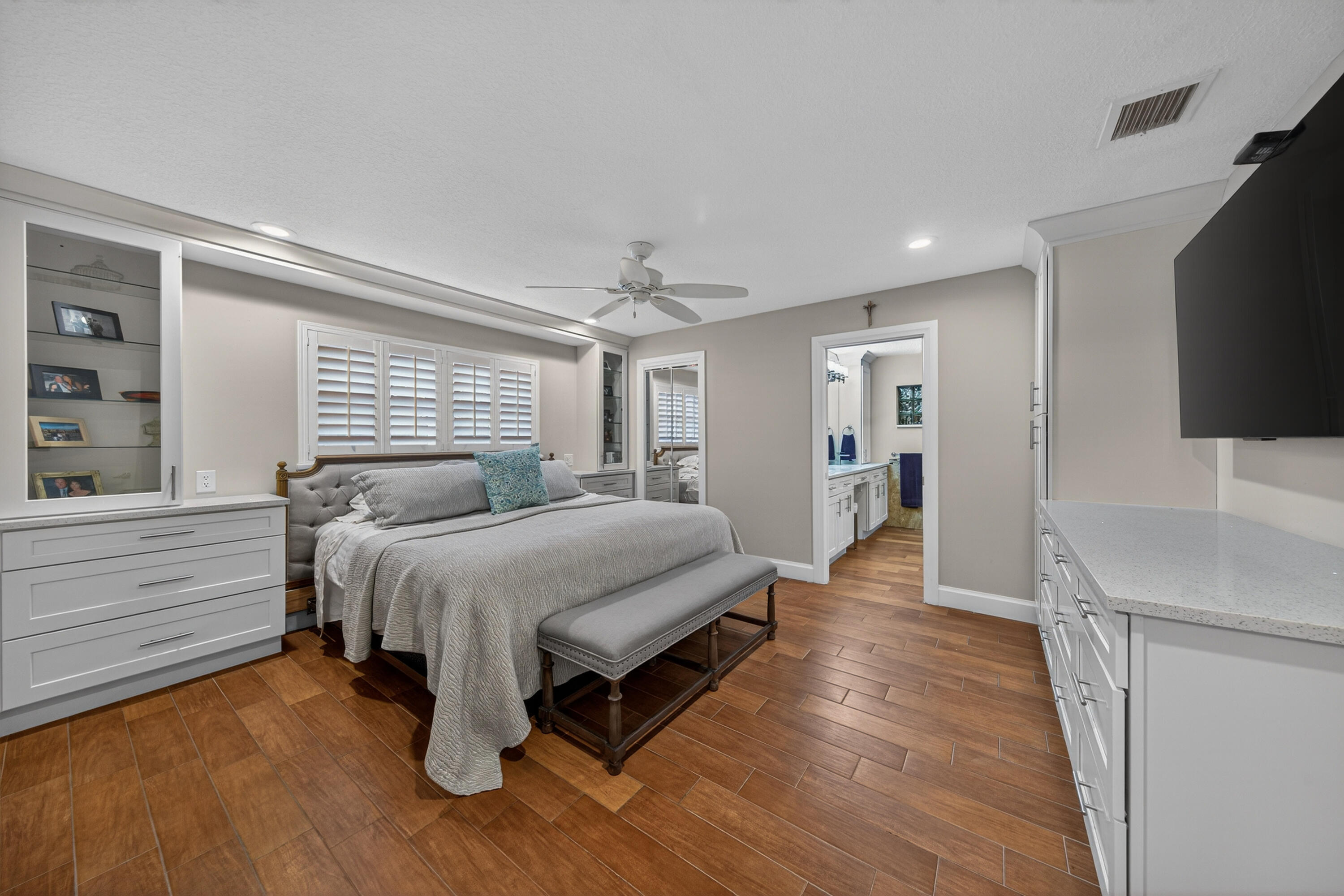 RIVERLAND MANORS - Residential