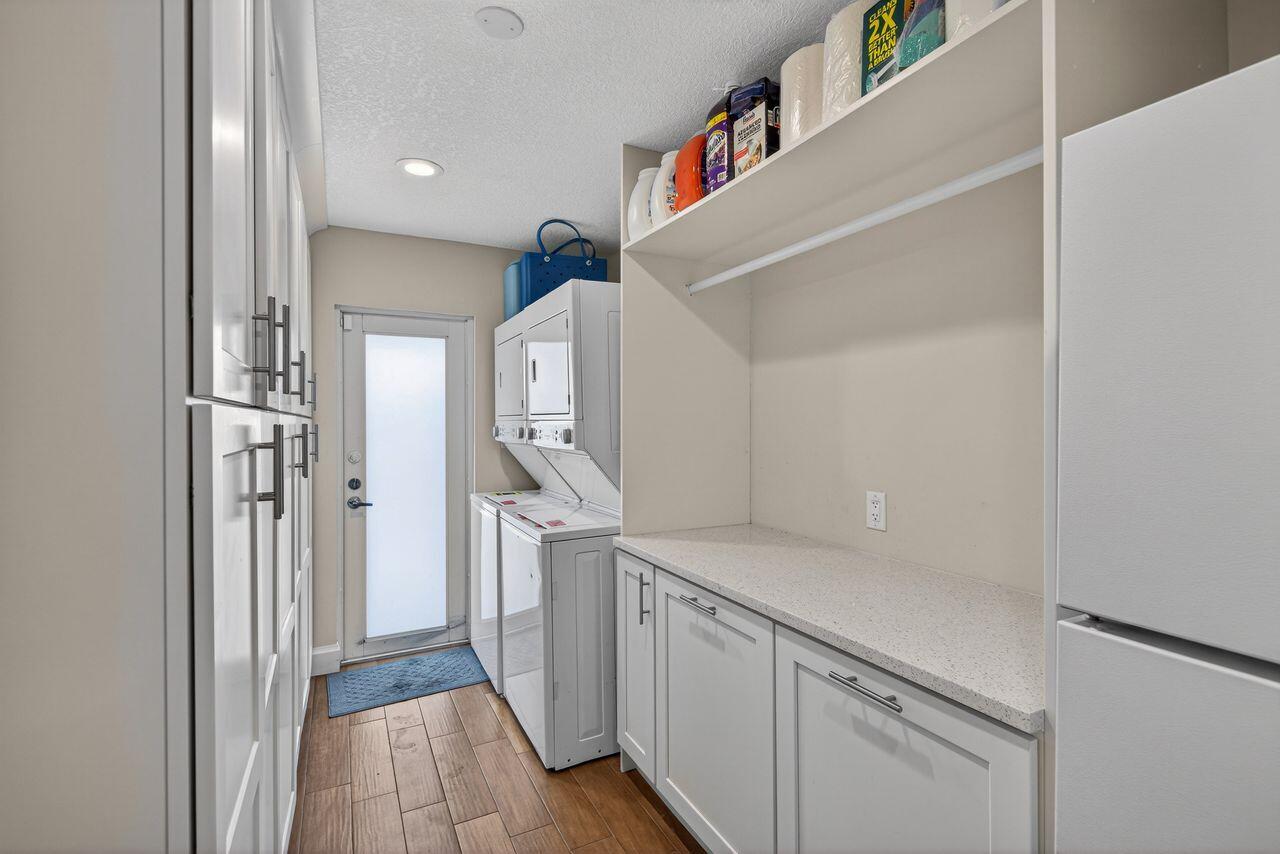 RIVERLAND MANORS - Residential