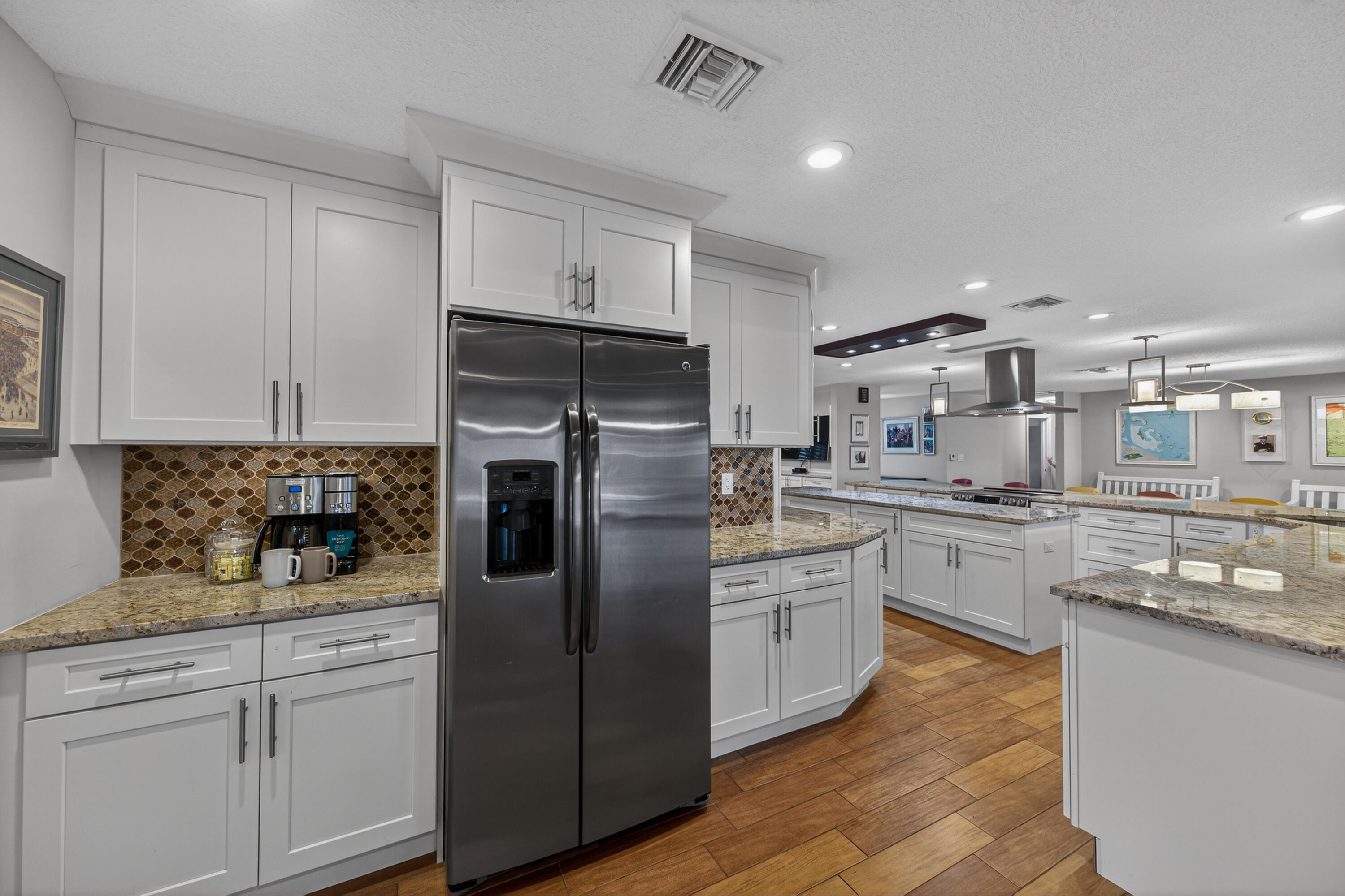 RIVERLAND MANORS - Residential