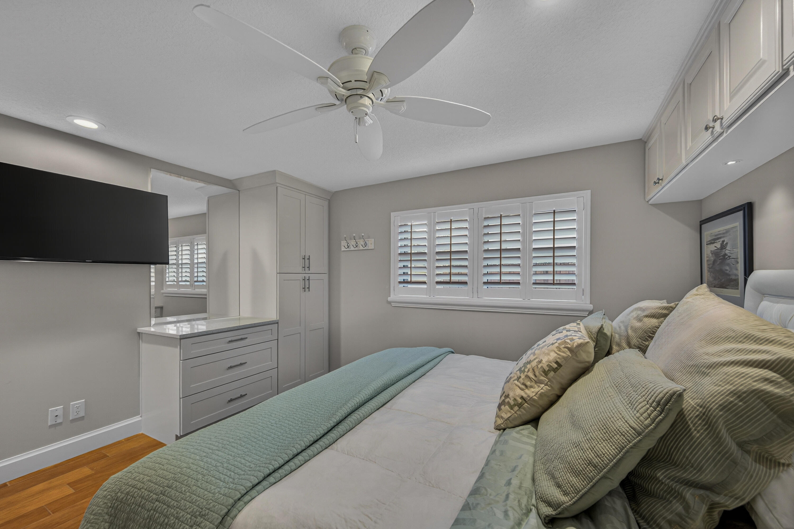 RIVERLAND MANORS - Residential