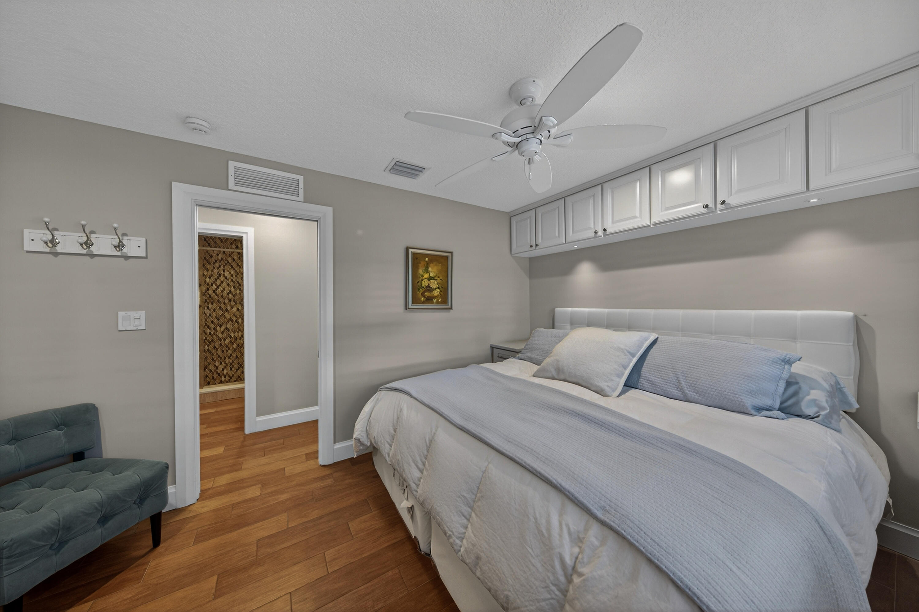 RIVERLAND MANORS - Residential