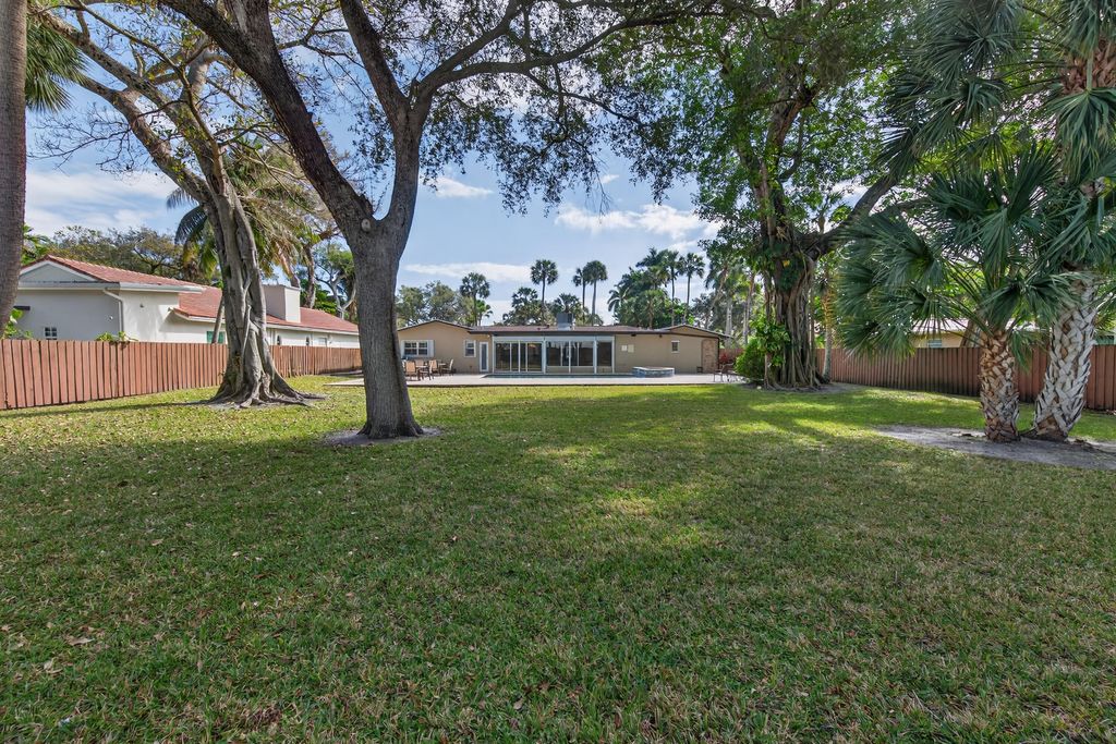 Photo of 2535 SW 30th Terrace, Fort Lauderdale, FL 33312 (MLS # B26020798)