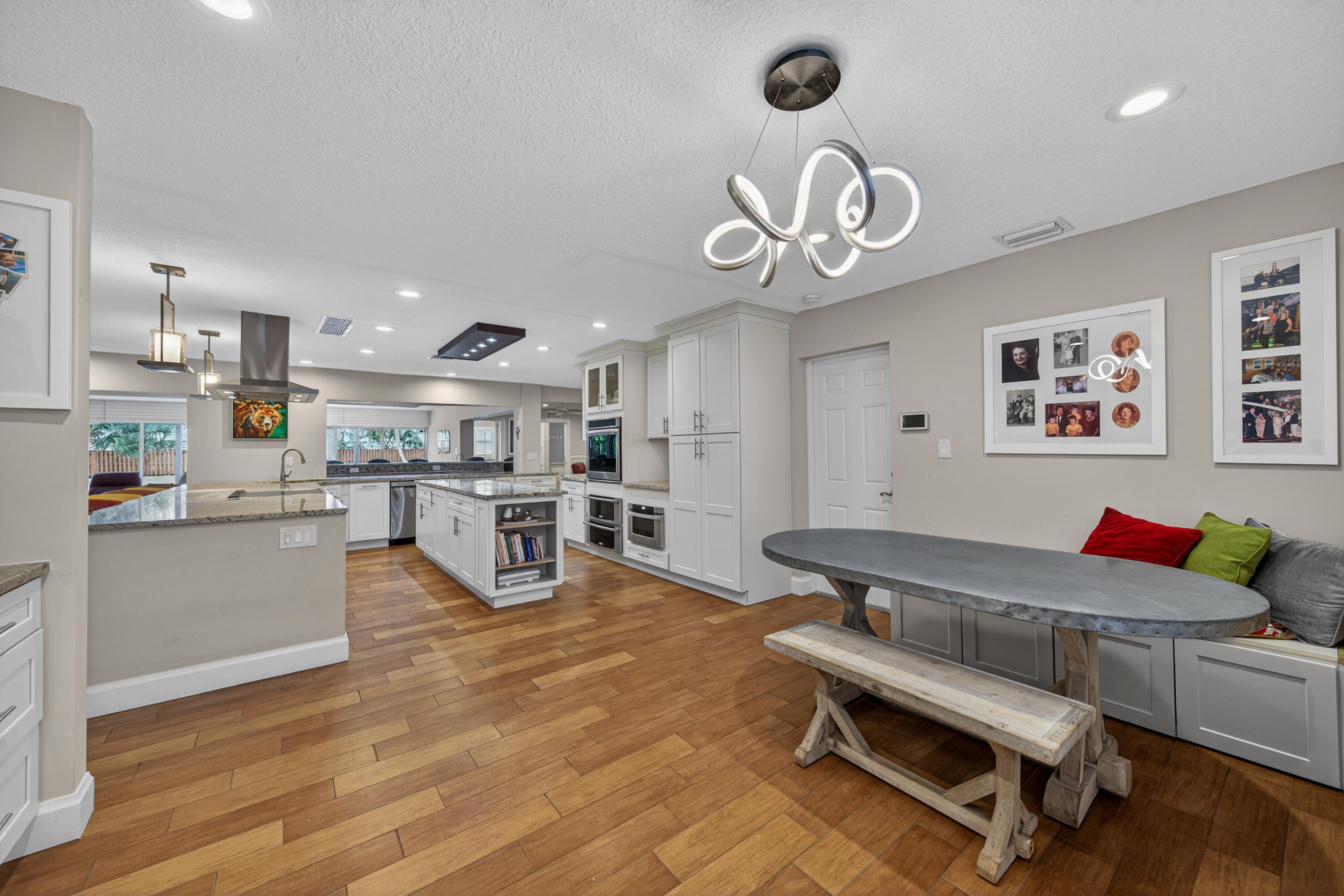 RIVERLAND MANORS - Residential