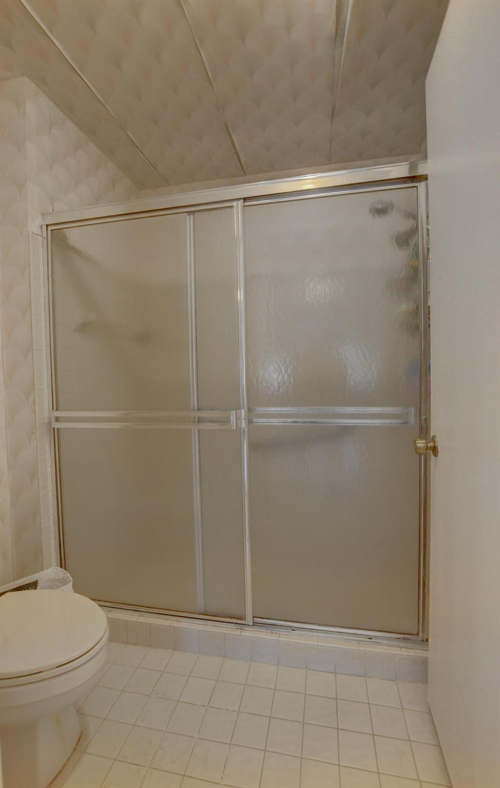 WHISPER WALK SEC C CONDO - Residential Lease