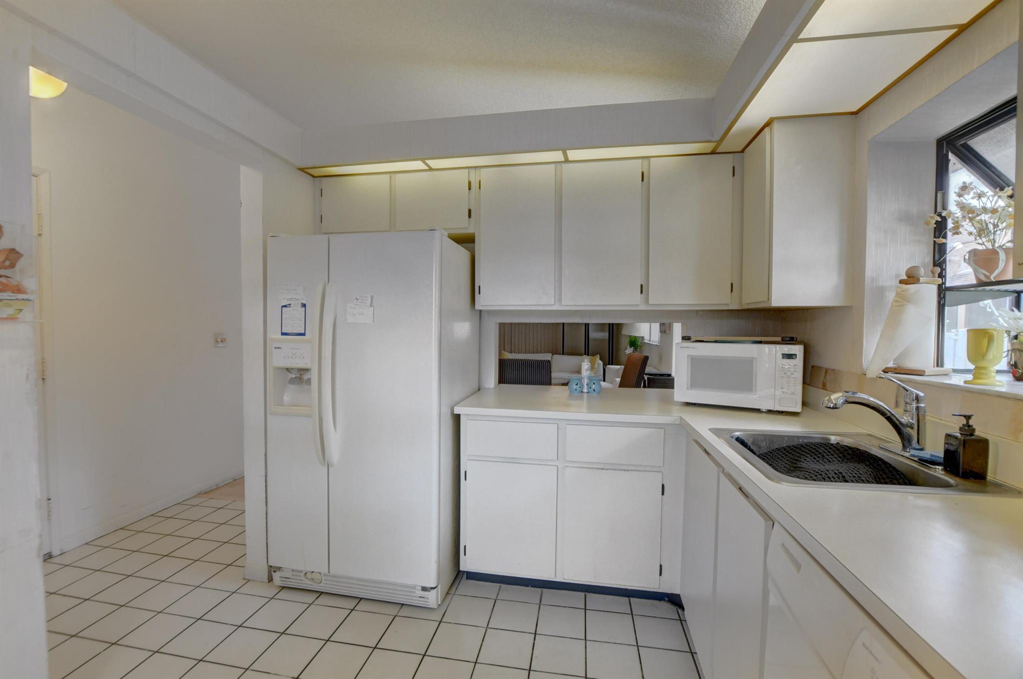 WHISPER WALK SEC C CONDO - Residential Lease